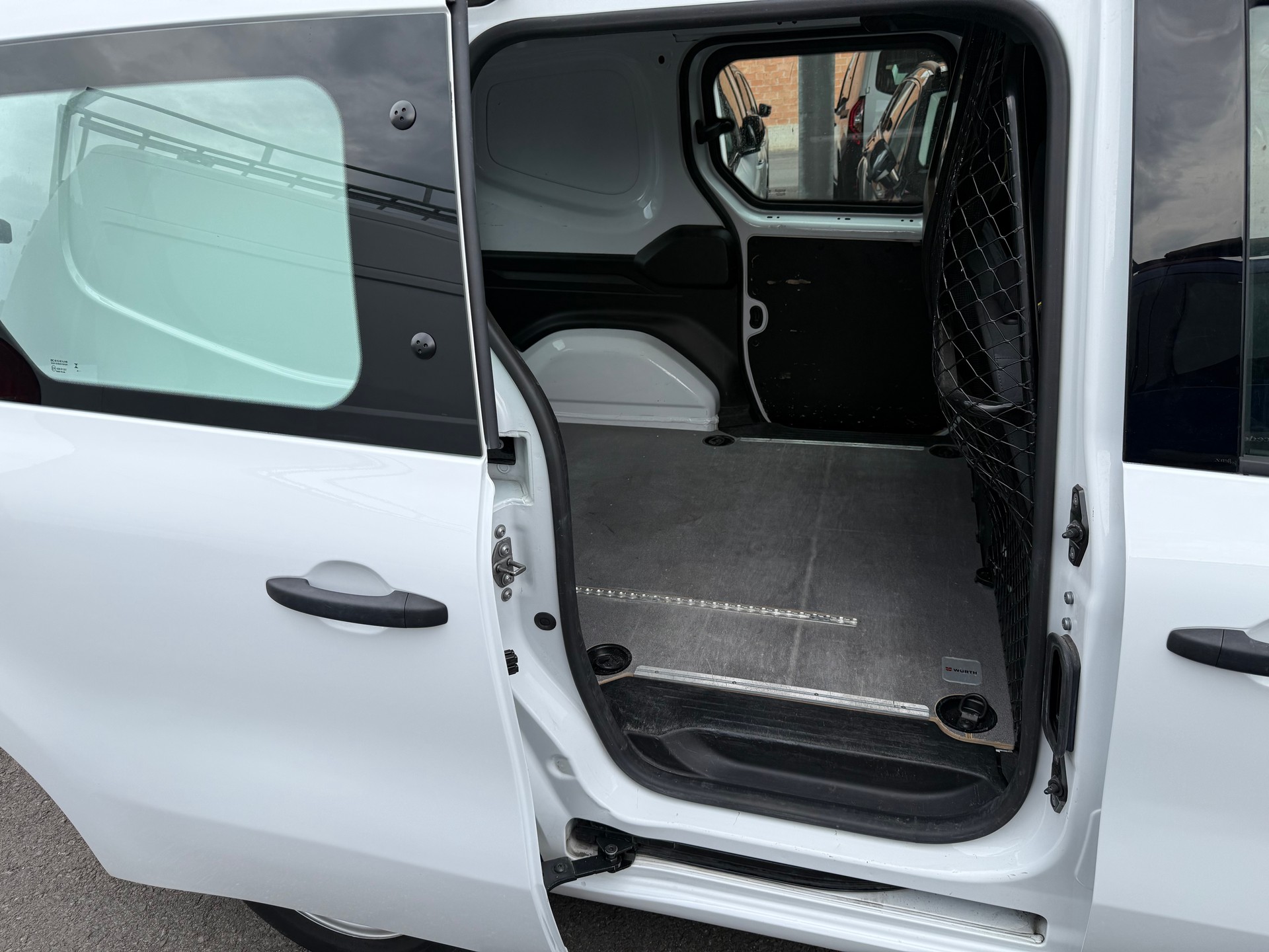 RENAULT Kangoo Van 1.5 dCi-image-13
