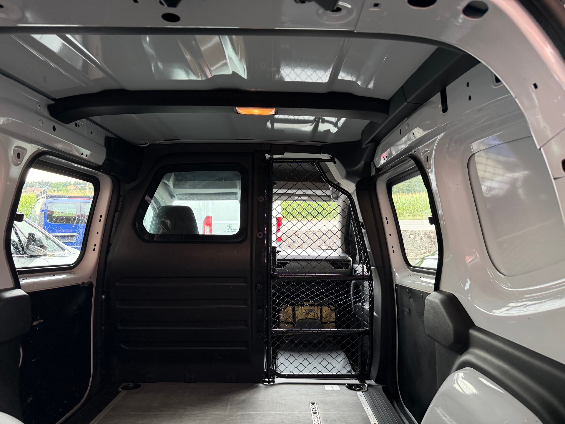 RENAULT Kangoo Van 1.5 dCi-image-21