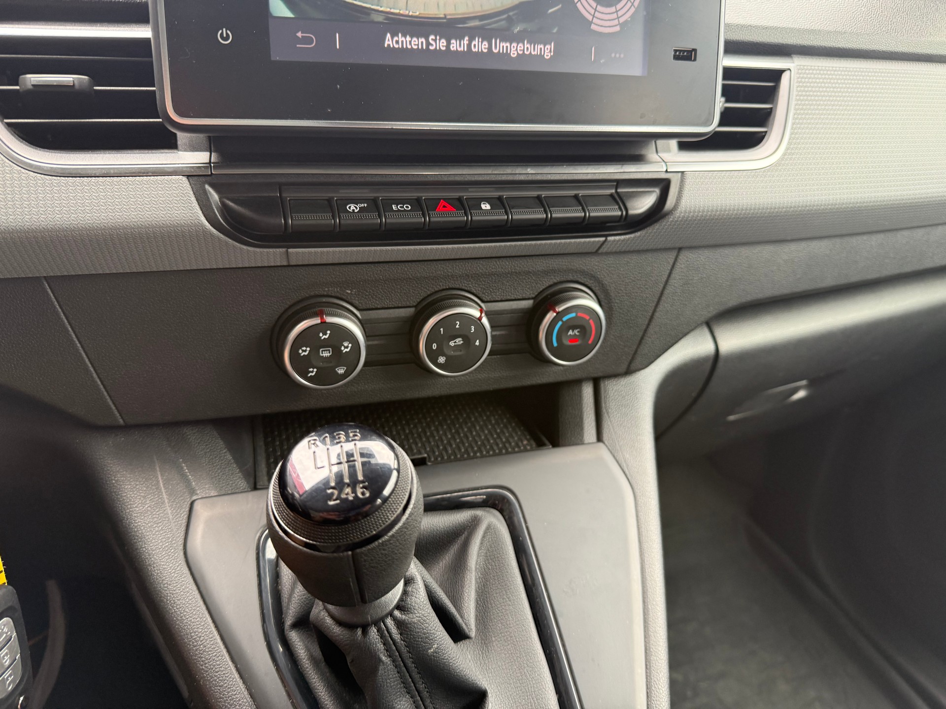 RENAULT Kangoo Van 1.5 dCi-image-9