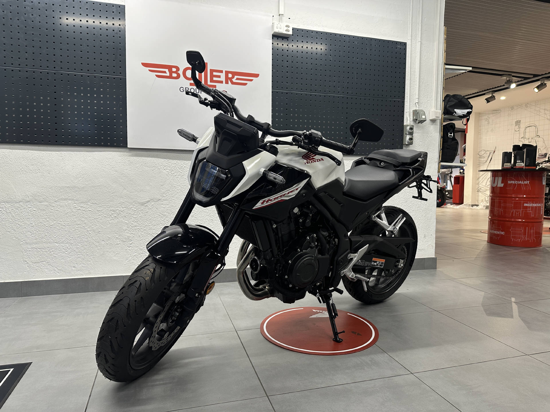 HONDA CB 500 Hornet | A2 | TFT Display | MIVV Slip-On | Kurzheck-image-6