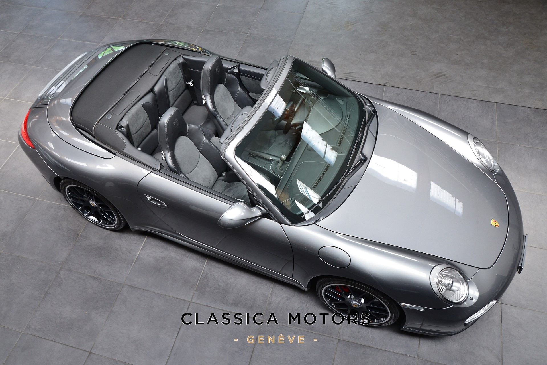PORSCHE 911 Cabrio Carrera GTS-image-15