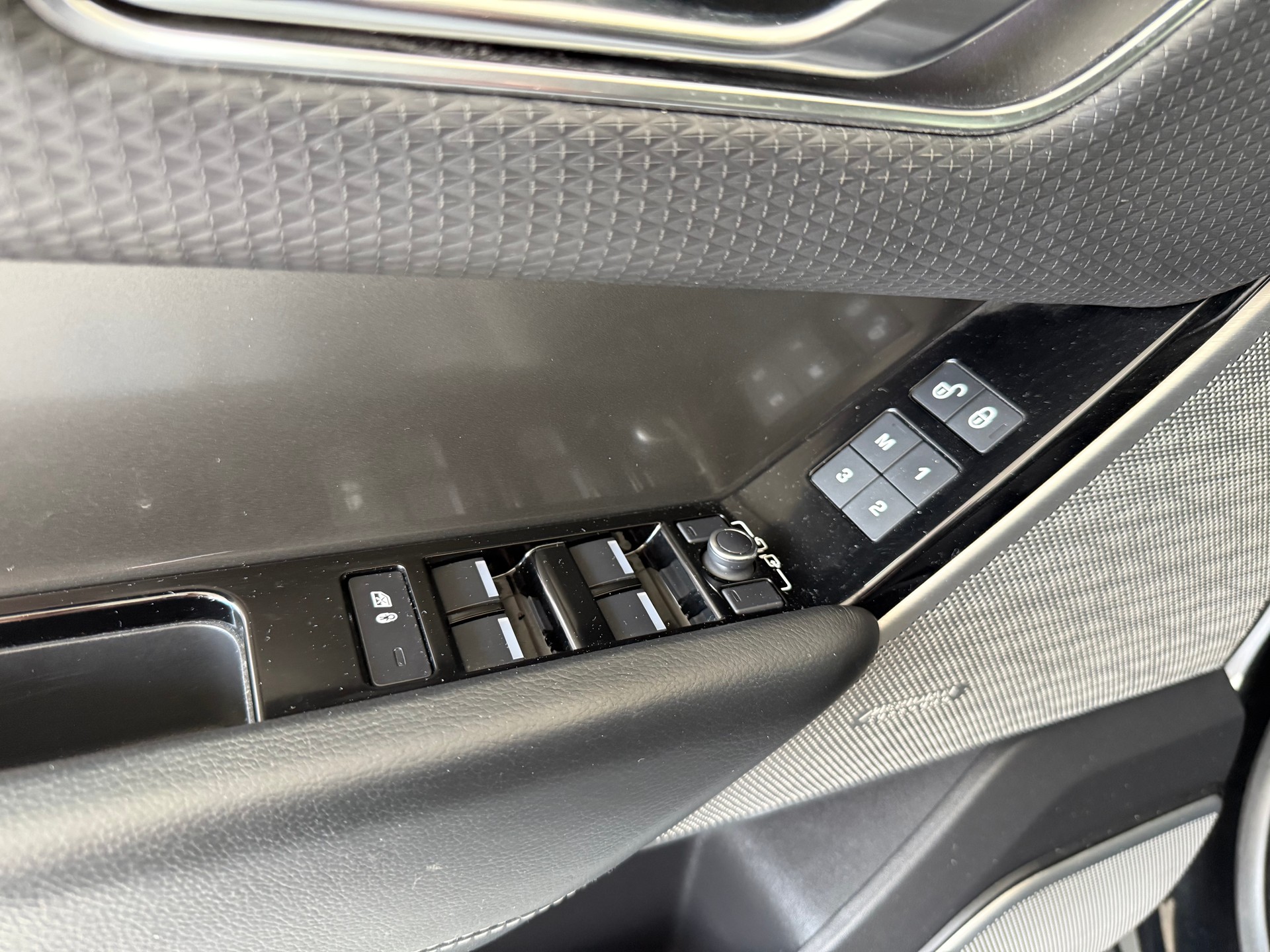 LAND ROVER Range Rover Velar D 240 HSE Automatic-image-12