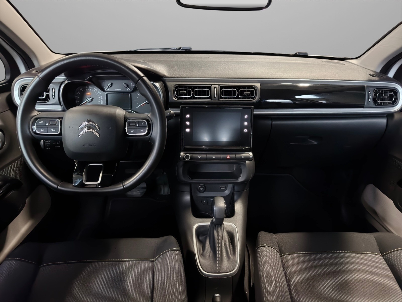 CITROEN C3 1.2i PureTech Shine EAT6-image-8