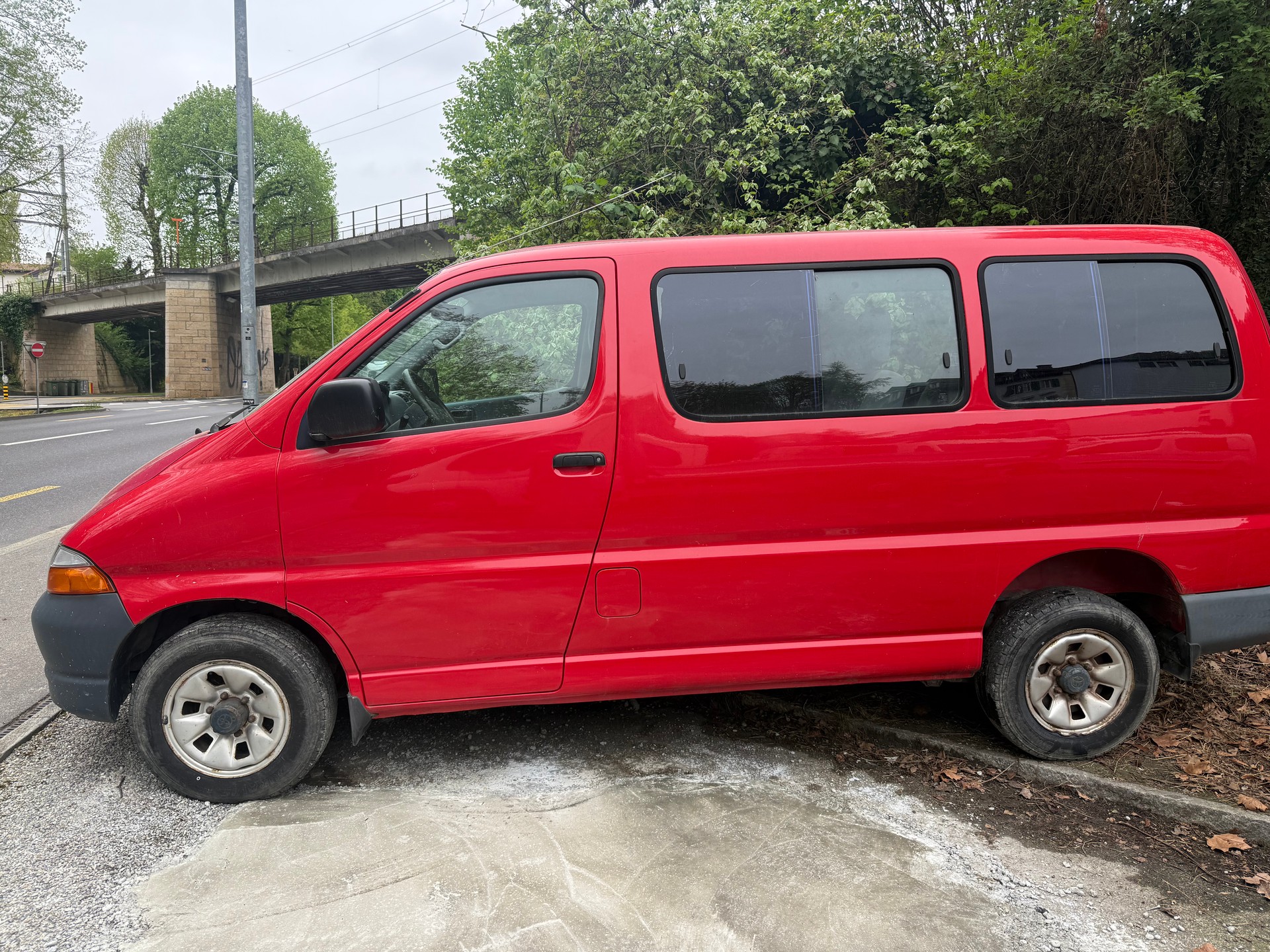TOYOTA Hiace 2.7 GL Wagon 4x4-image-1