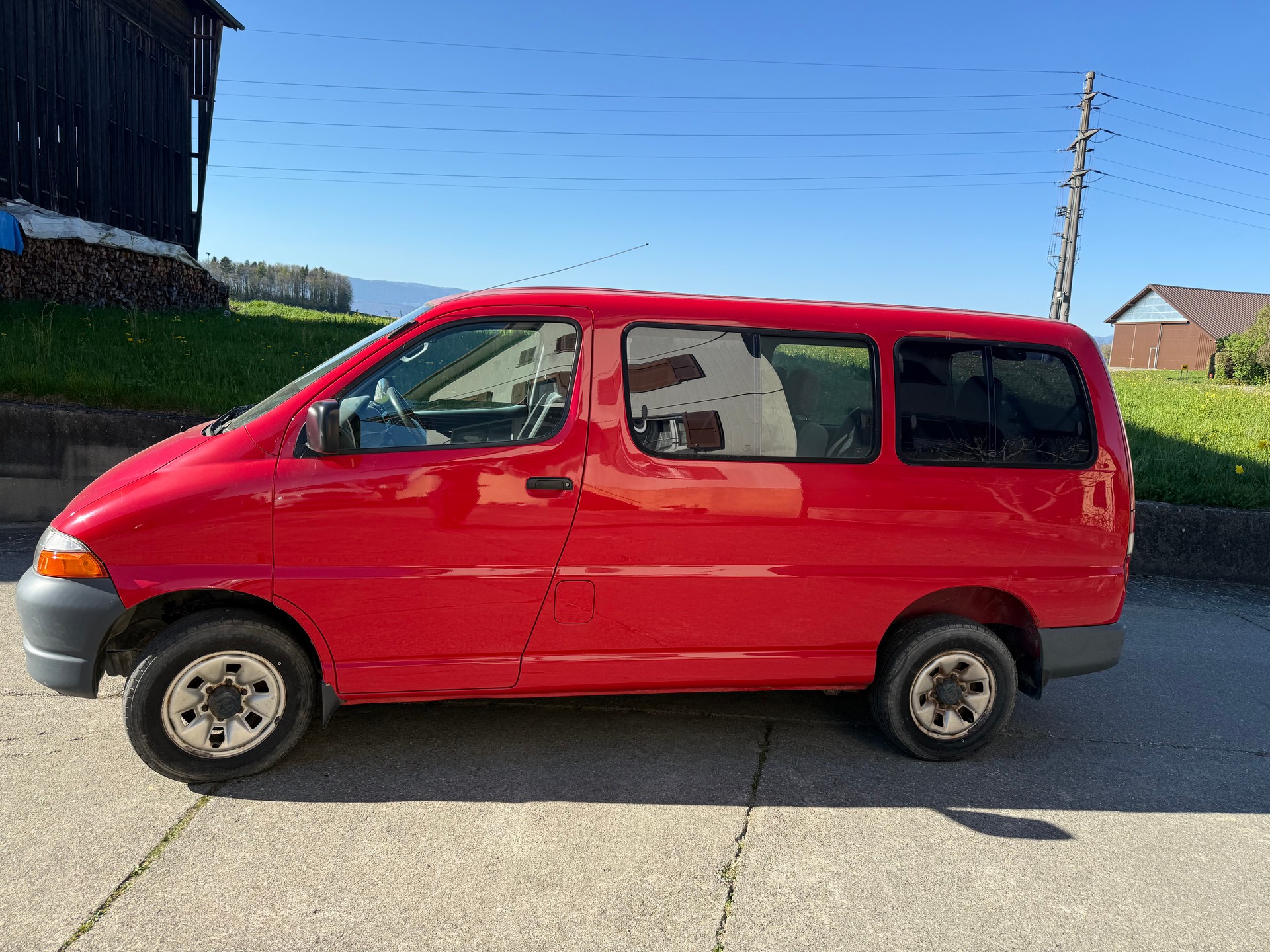 TOYOTA Hiace 2.7 GL Wagon 4x4-image-0