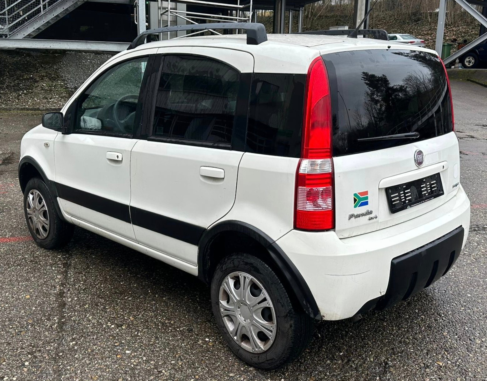 FIAT Panda 1.3 16V JTD Cross 4x4-image-1