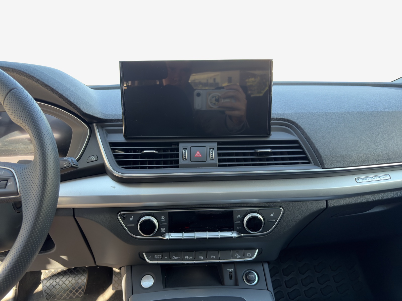 AUDI Q5 40 TDI Black Edition quattro S-tronic-image-10