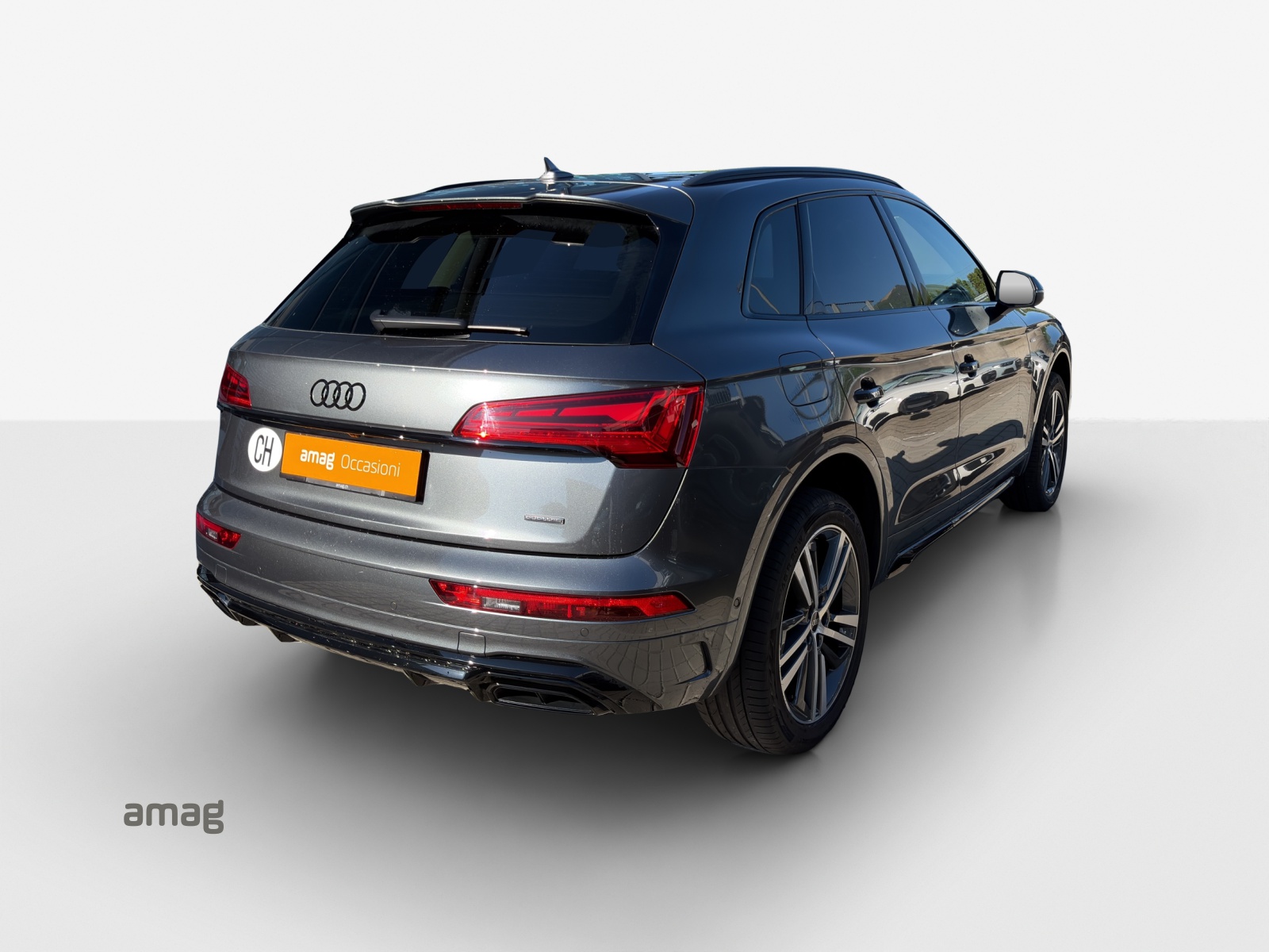 AUDI Q5 40 TDI Black Edition quattro S-tronic-image-4