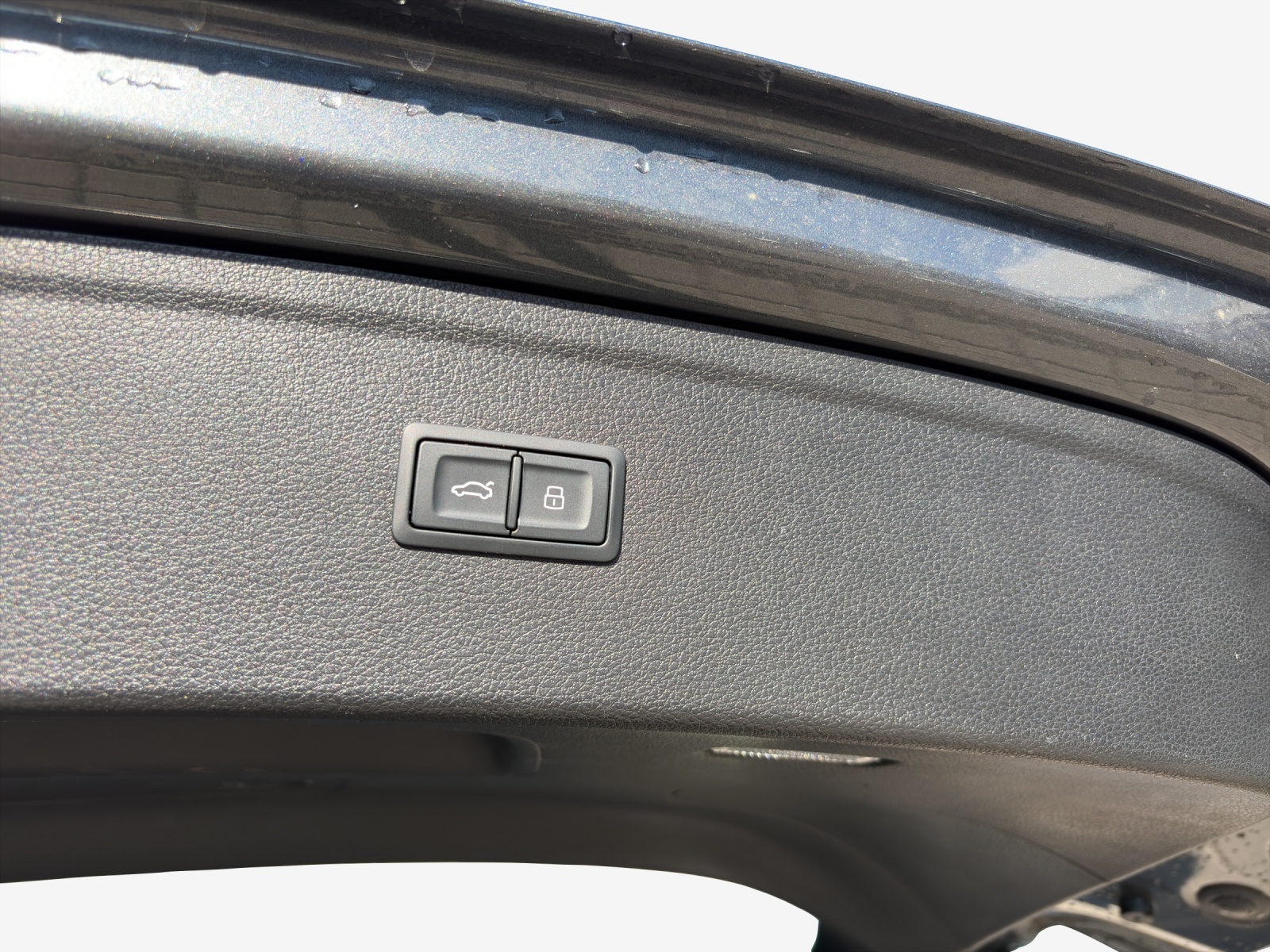 AUDI Q5 40 TDI Black Edition quattro S-tronic-image-13