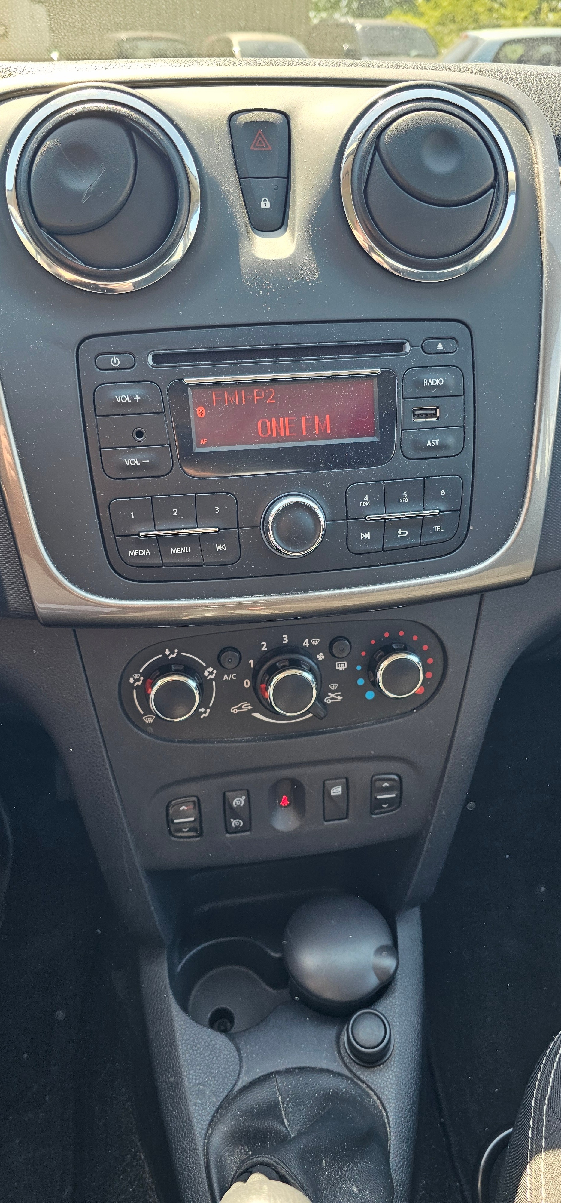 DACIA Sandero 0.9 Lauréate-image-4