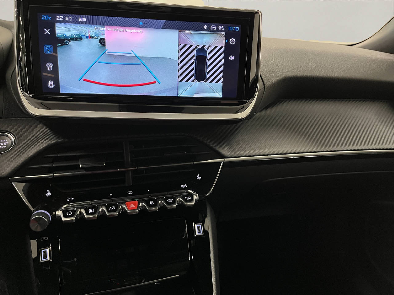 PEUGEOT 2008 1.2 PureTech Allure Premium-image-7