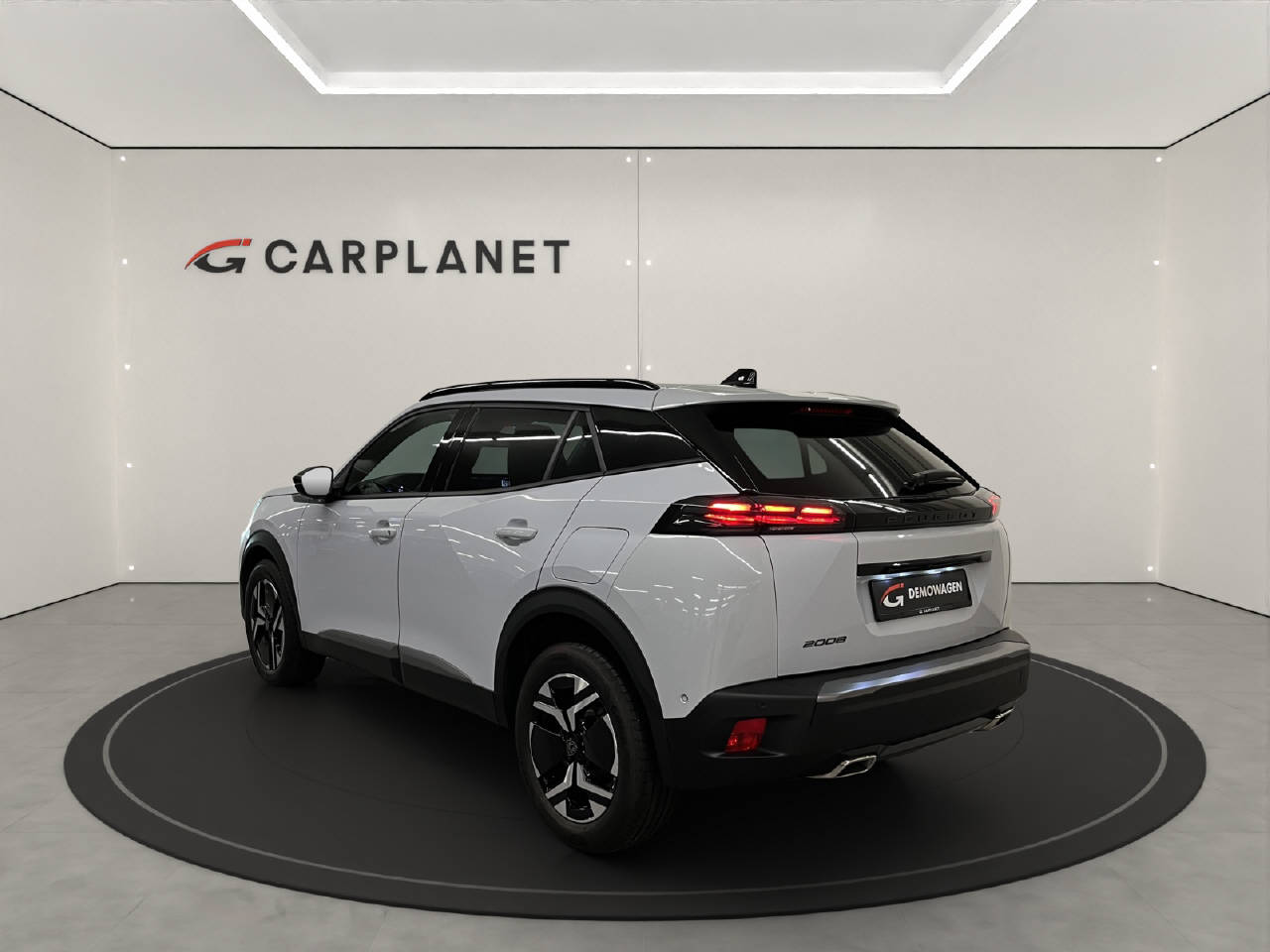 PEUGEOT 2008 1.2 PureTech Allure Premium-image-2