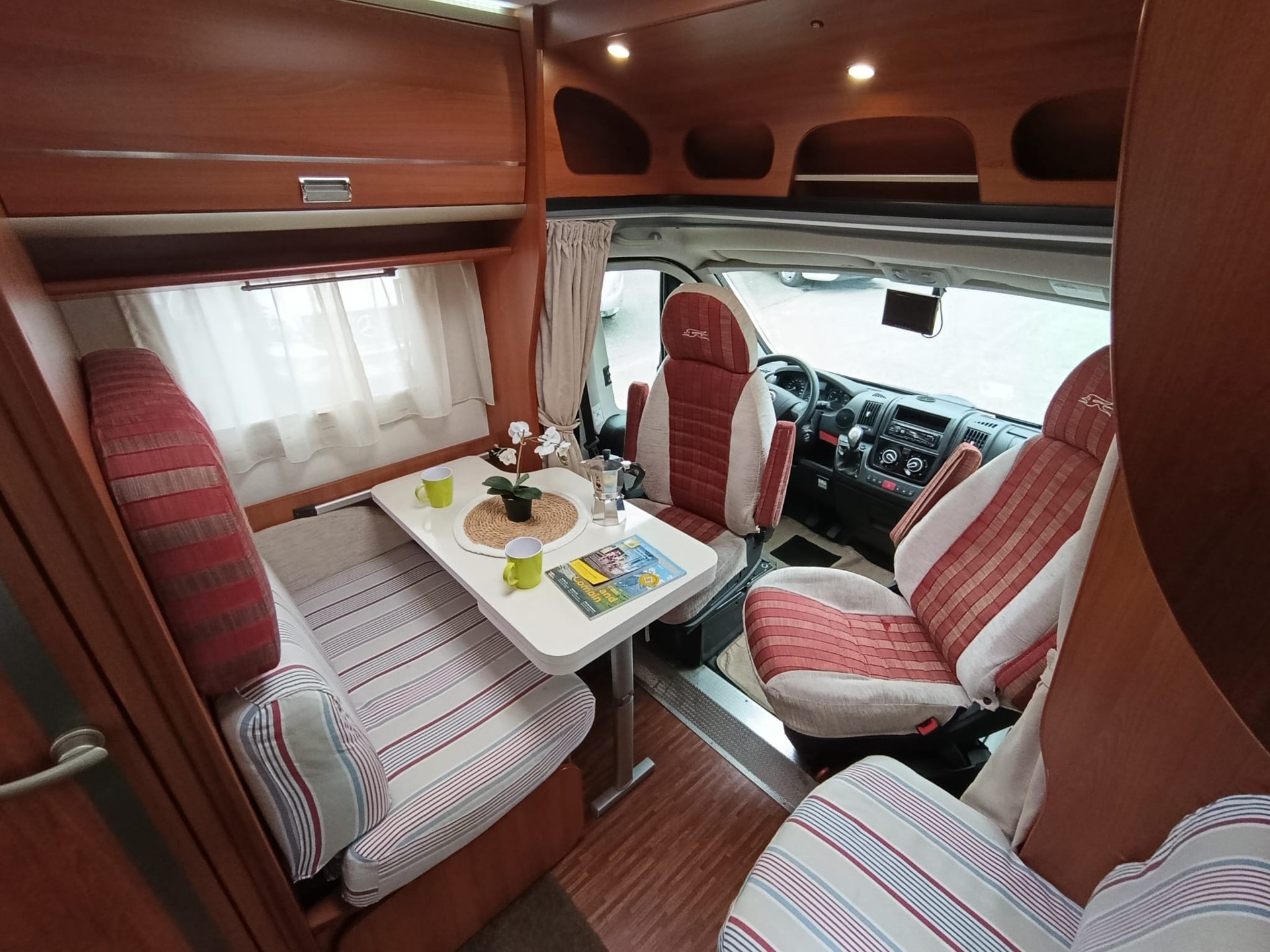 LAIKA X 595R***Echtes Schnäppli: Kompakter Luxus auf Rädern! ***AUTOMAT* Solar Panel* Ventilator* Töffträger *Rückfahrkamera*-image-11