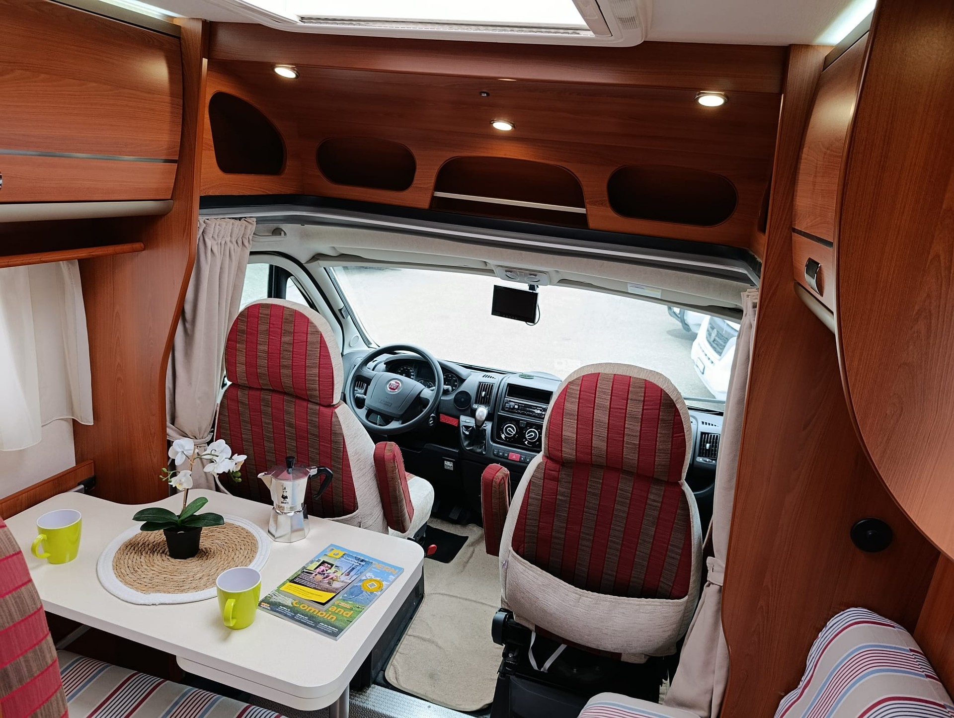 LAIKA X 595R***Echtes Schnäppli: Kompakter Luxus auf Rädern! ***AUTOMAT* Solar Panel* Ventilator* Töffträger *Rückfahrkamera*-image-17