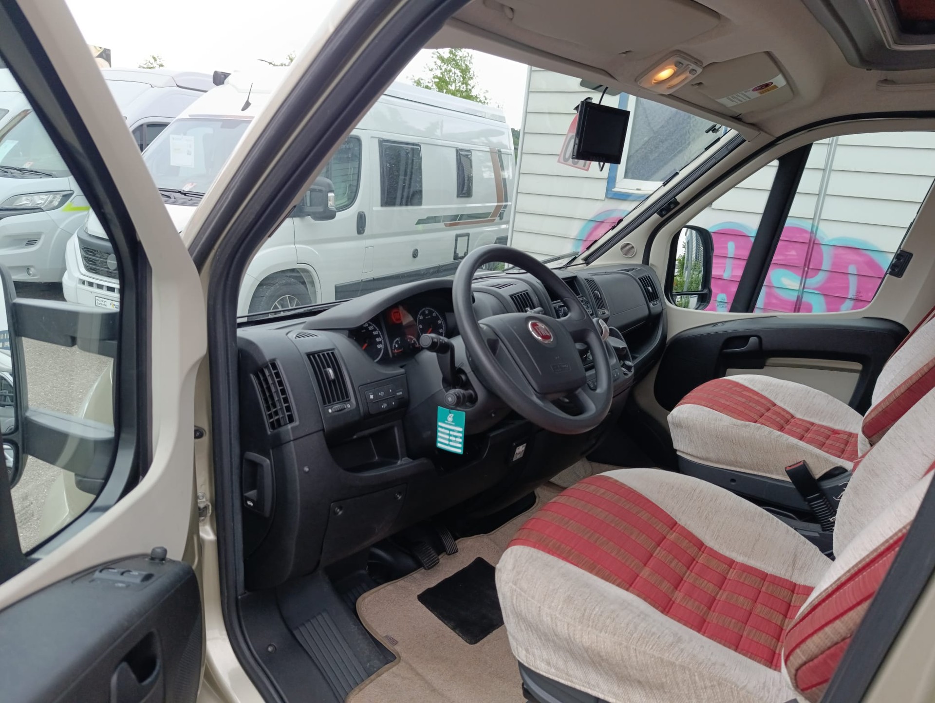 LAIKA X 595R***Echtes Schnäppli: Kompakter Luxus auf Rädern! ***AUTOMAT* Solar Panel* Ventilator* Töffträger *Rückfahrkamera*-image-13