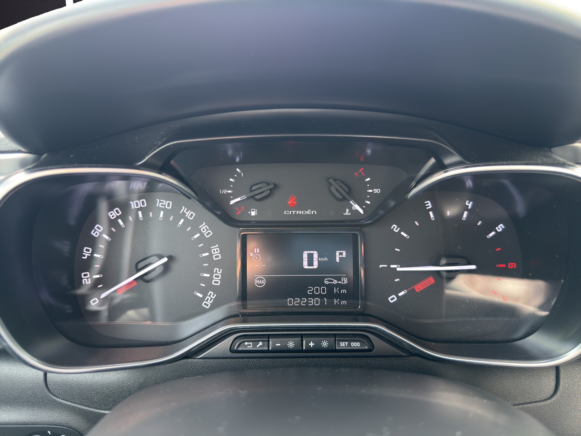 CITROEN C3 1.2 PureTech Shine-image-8