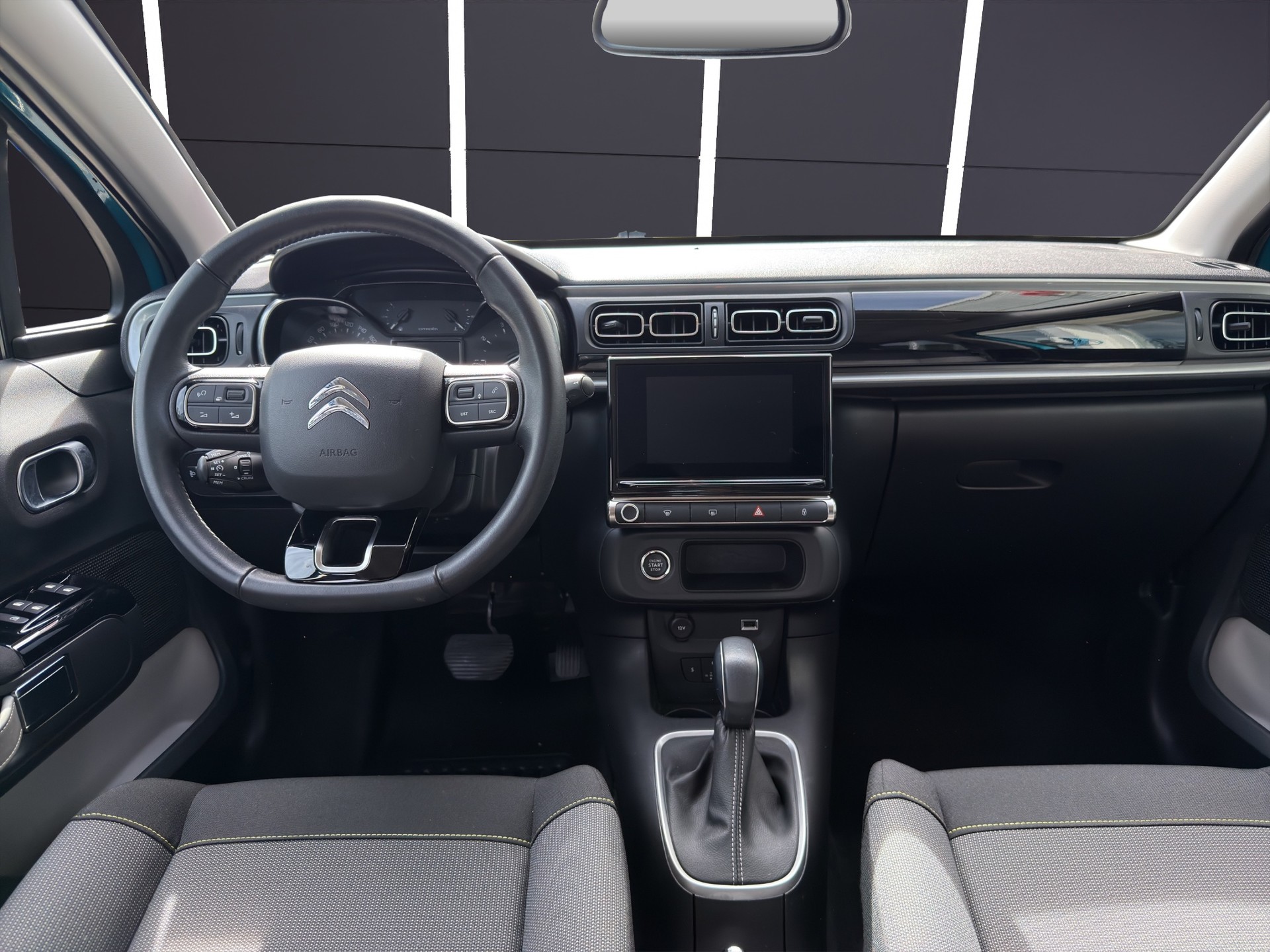 CITROEN C3 1.2 PureTech Shine-image-7