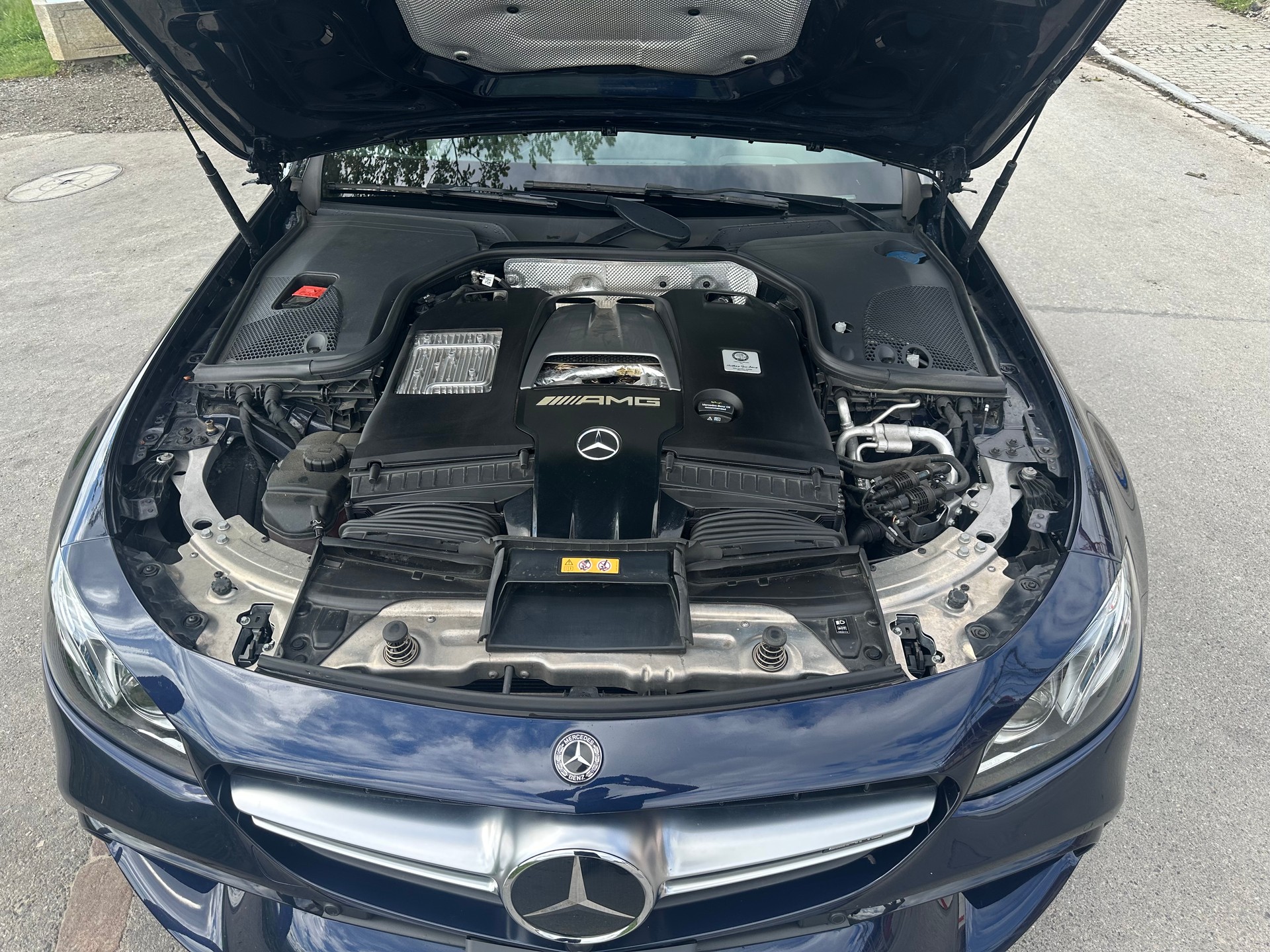 MERCEDES-BENZ E 63 S AMG 4matic+-image-4