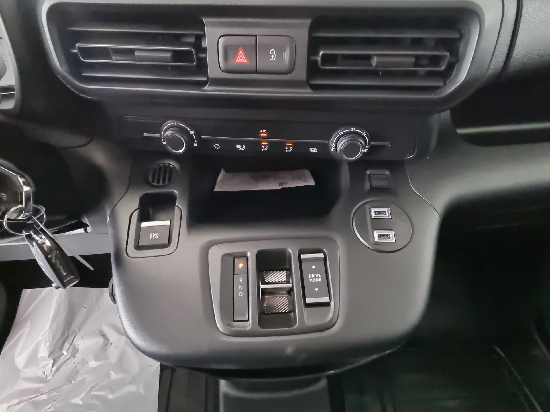 TOYOTA PROACE CITY Van L1 52KWh Active-image-9