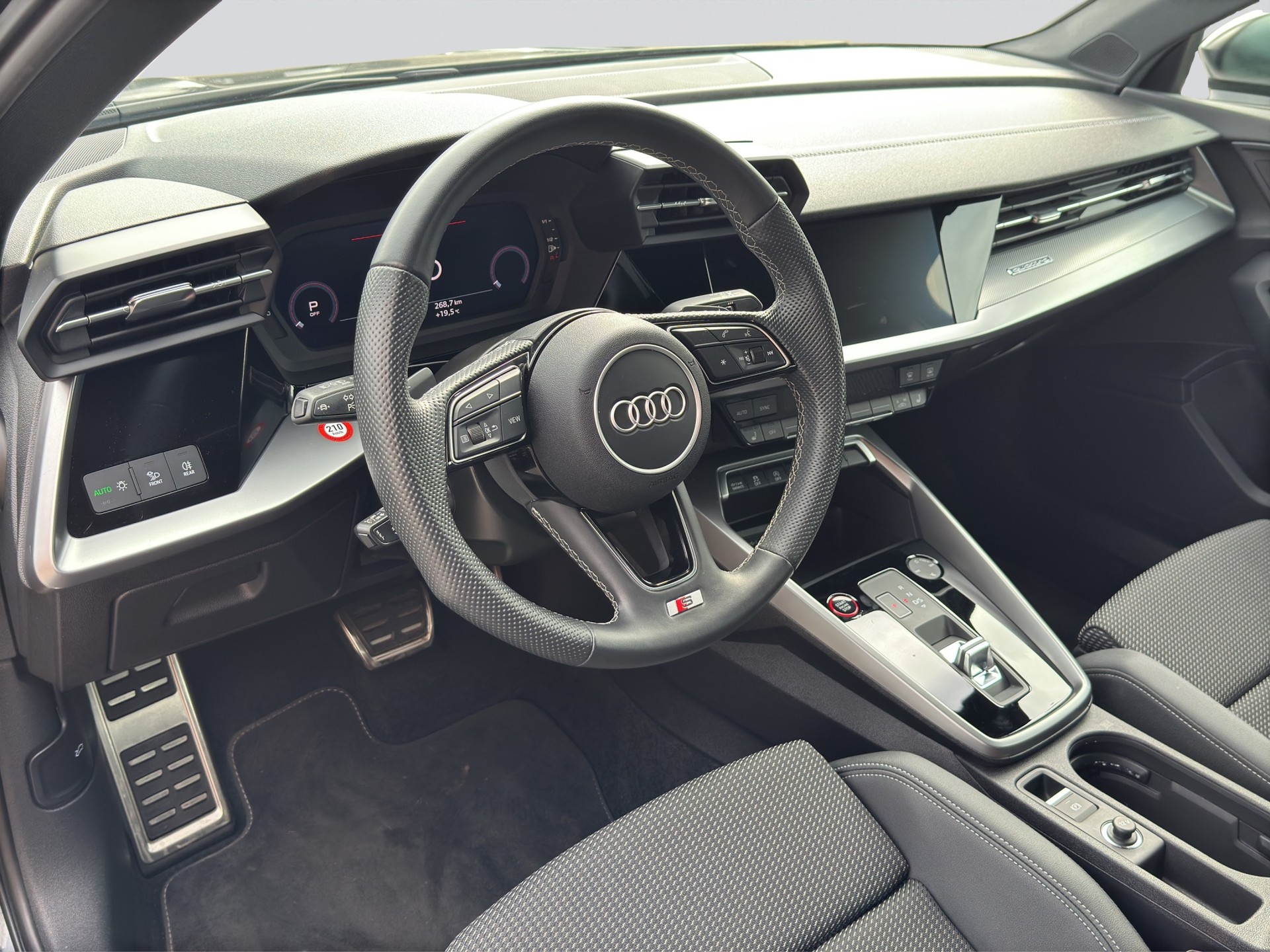 AUDI S3 Sportback 2.0 TFSI quattro S-tronic-image-6