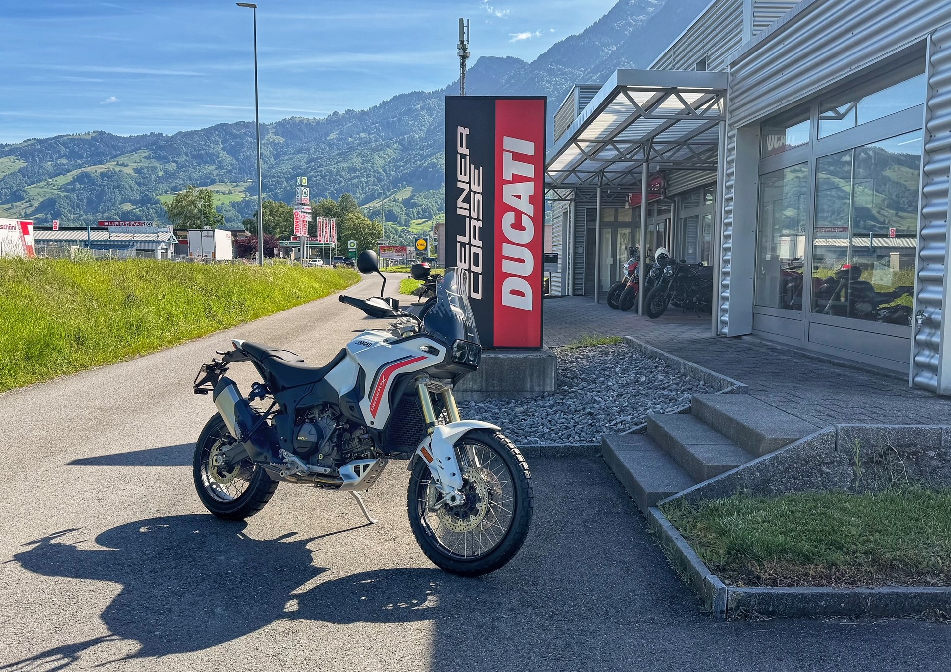 DUCATI V2
