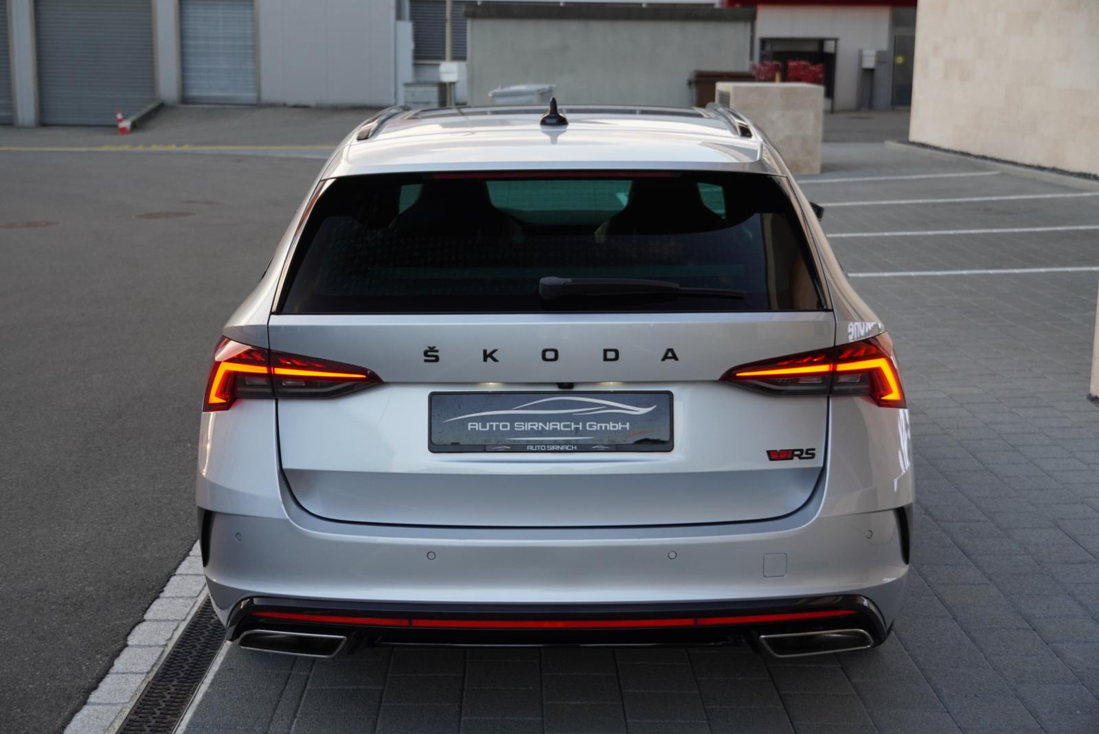 SKODA Octavia Combi 2.0 TSI DSG RS-image-9