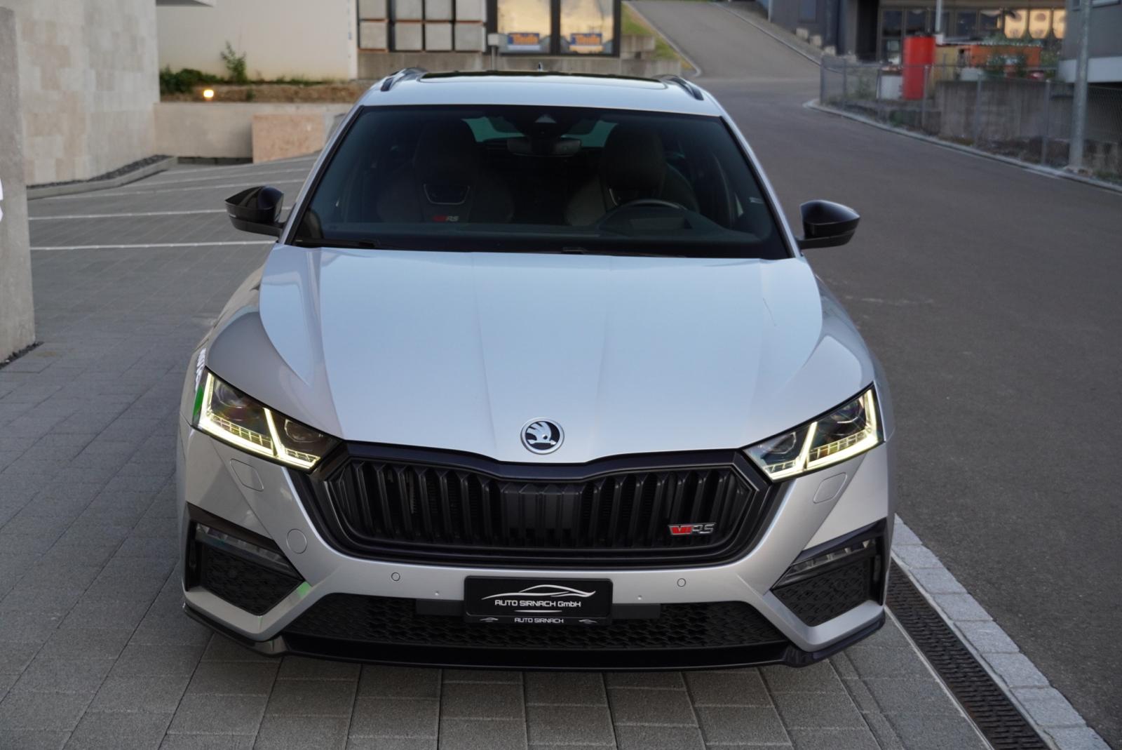 SKODA Octavia Combi 2.0 TSI DSG RS-image-3