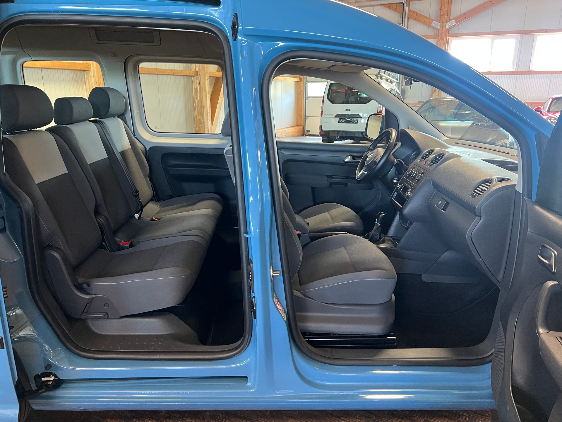 VW Caddy 1.2 TSI Blue Motion Technology Trendline-image-13