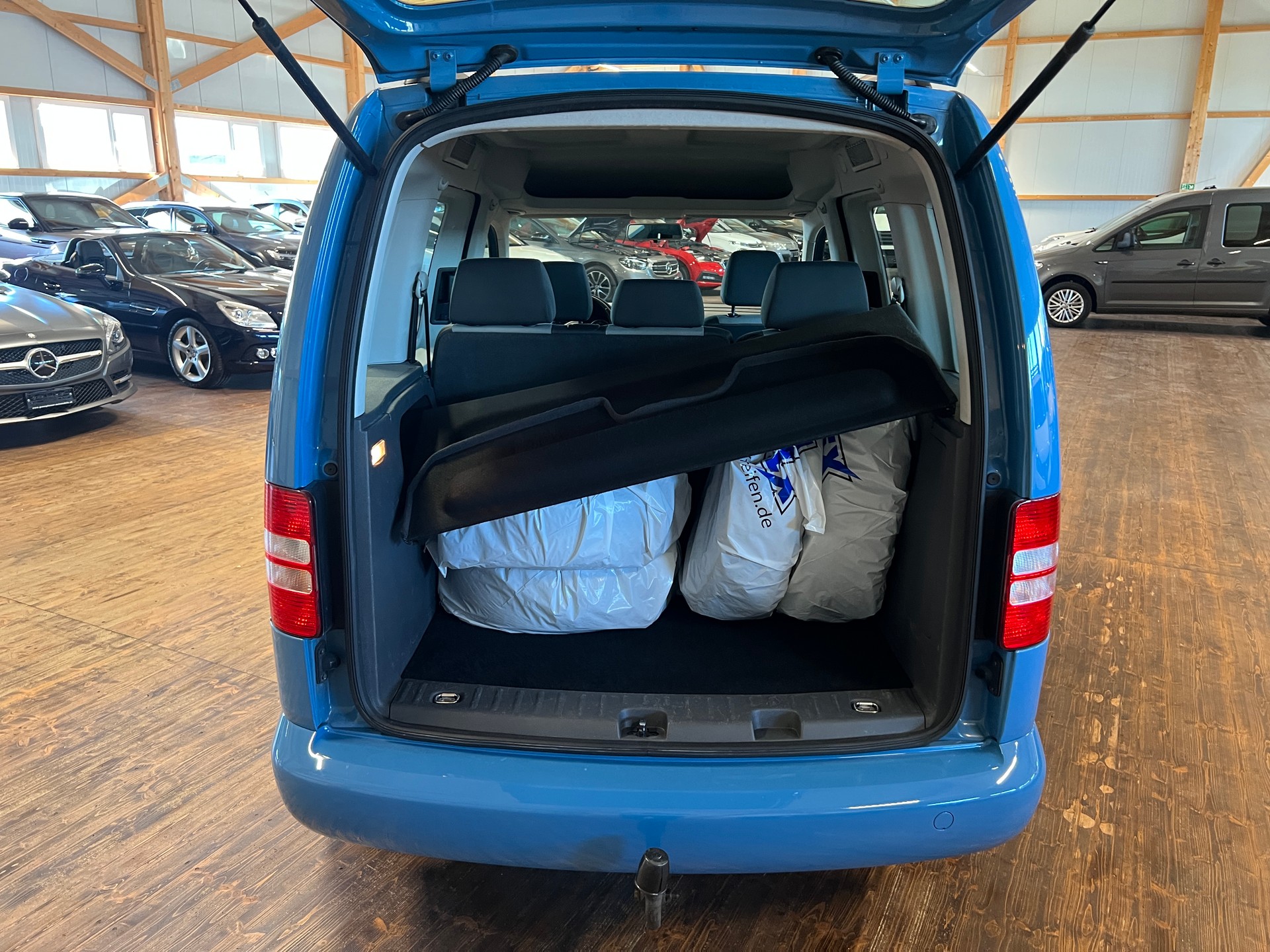 VW Caddy 1.2 TSI Blue Motion Technology Trendline-image-14