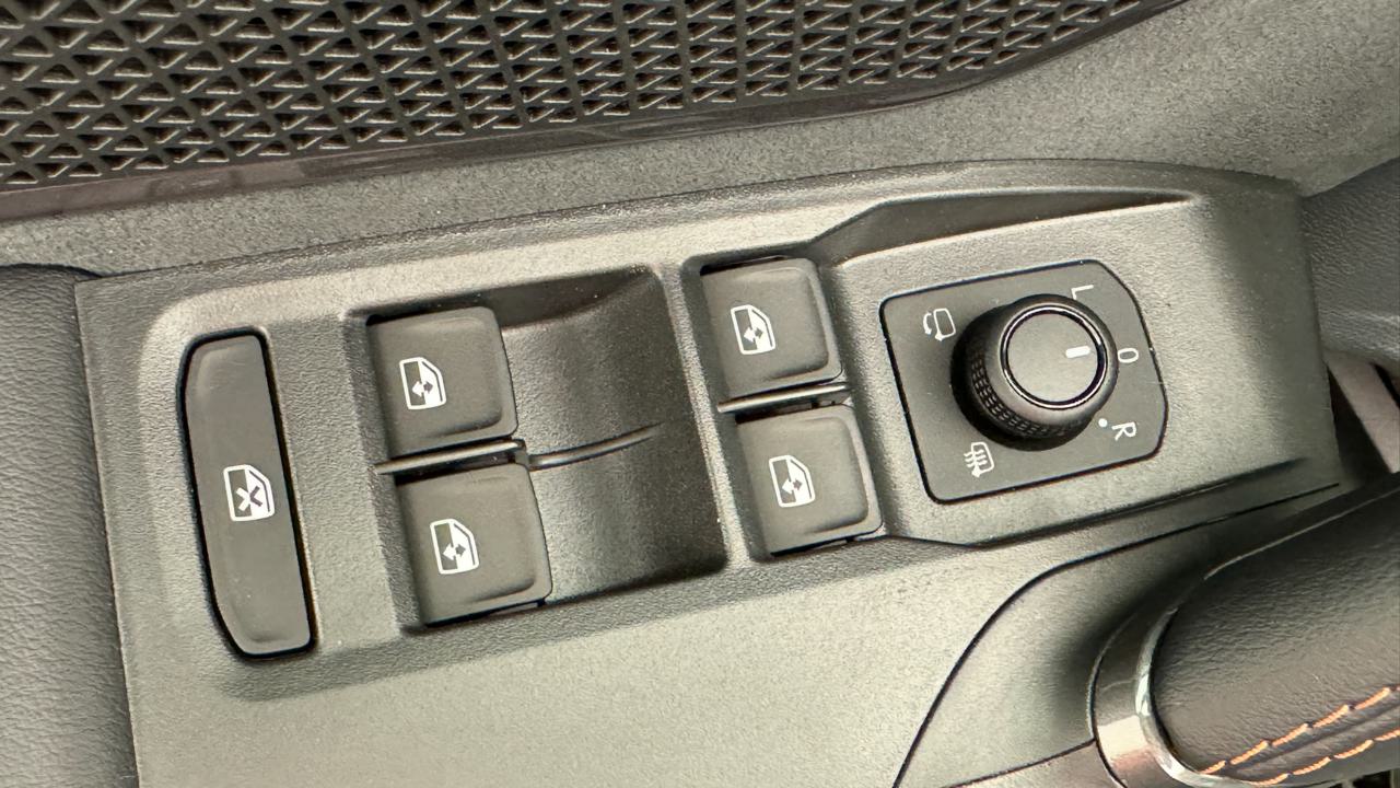 CUPRA Formentor 1.5 e-HYBRID pHEV VZ Black Edition-image-8