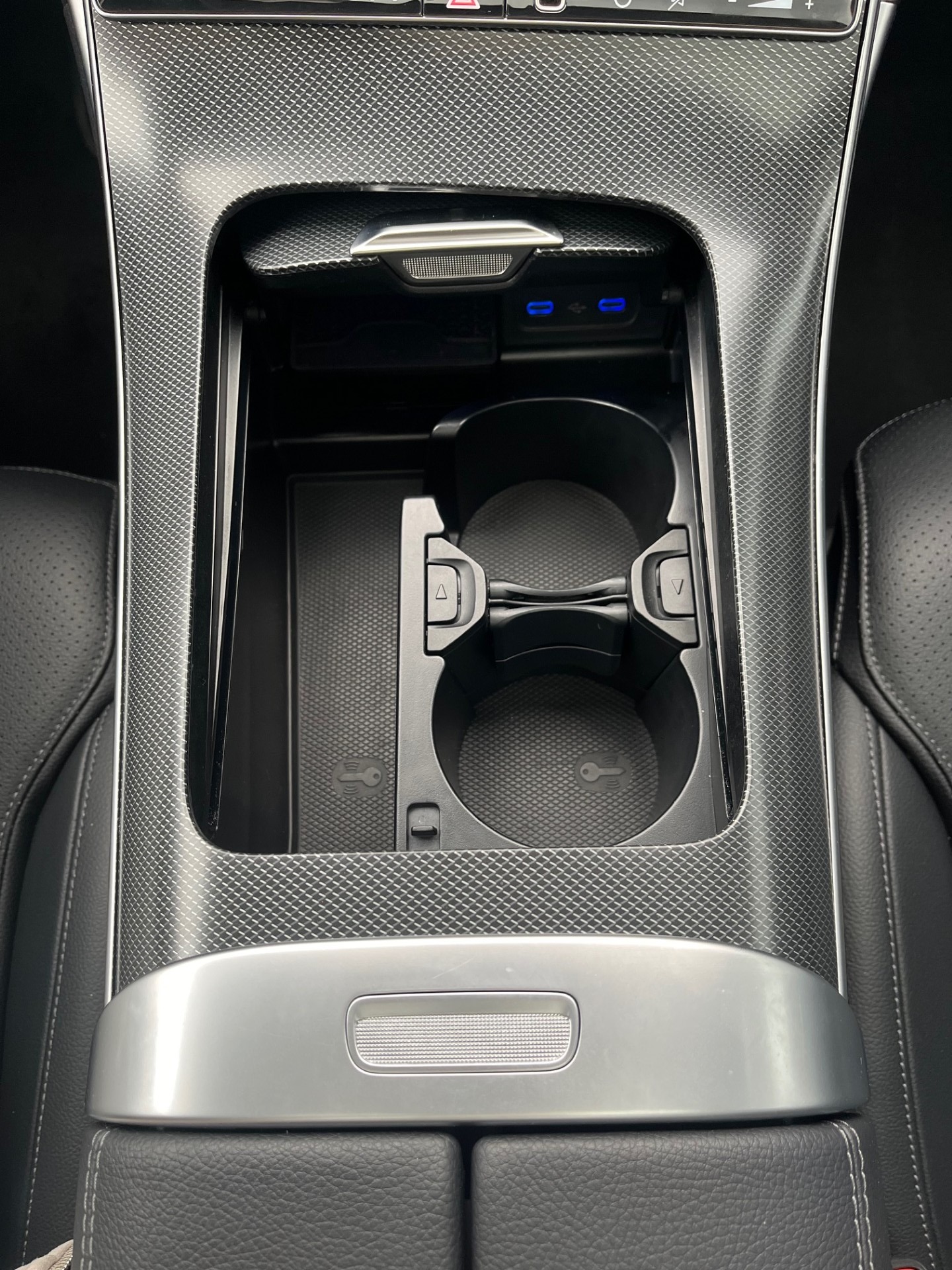 MERCEDES-BENZ C 300 T 4 Matic-image-12