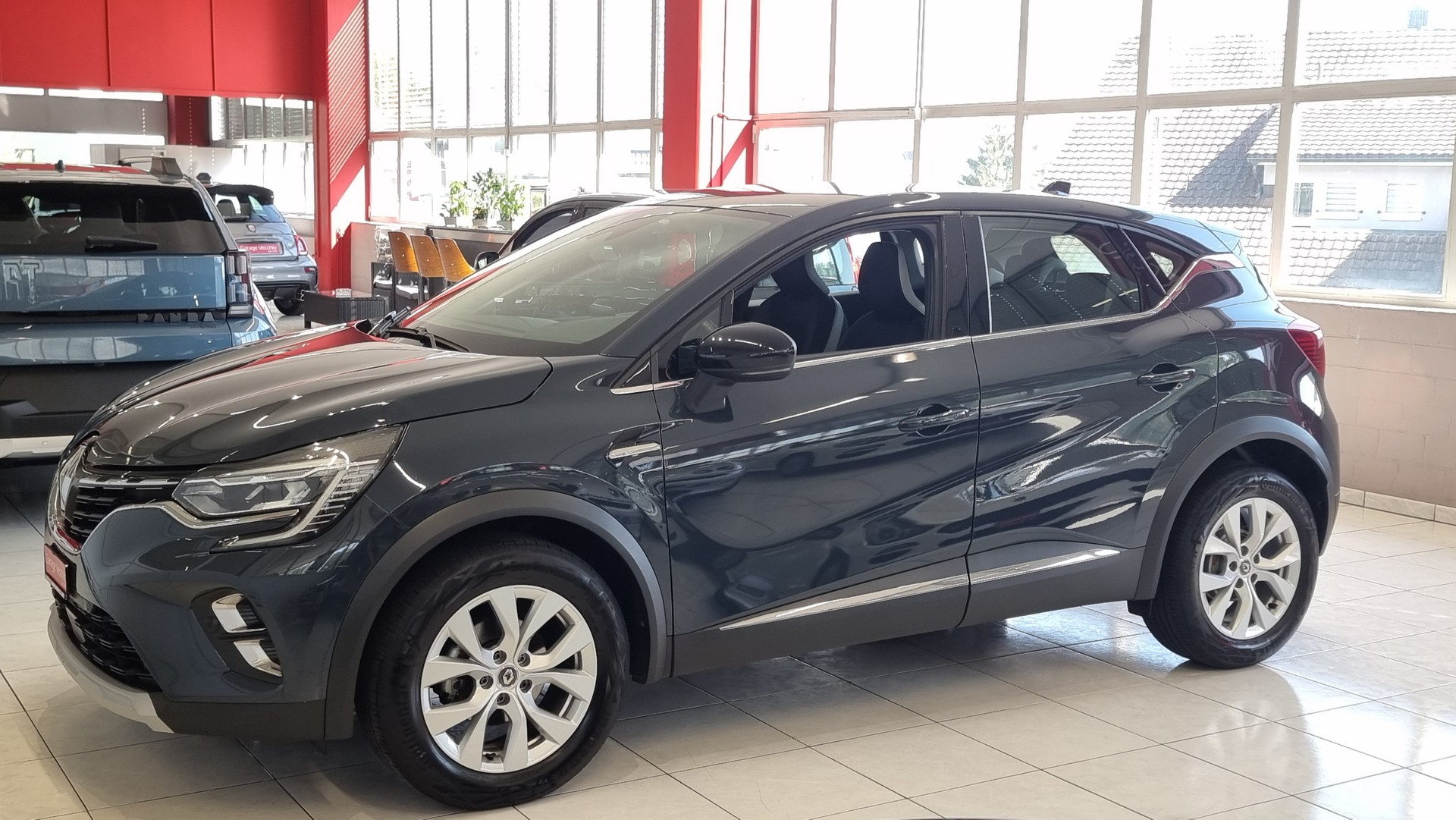 RENAULT Captur 1.3 TCe Intens EDC-image-1