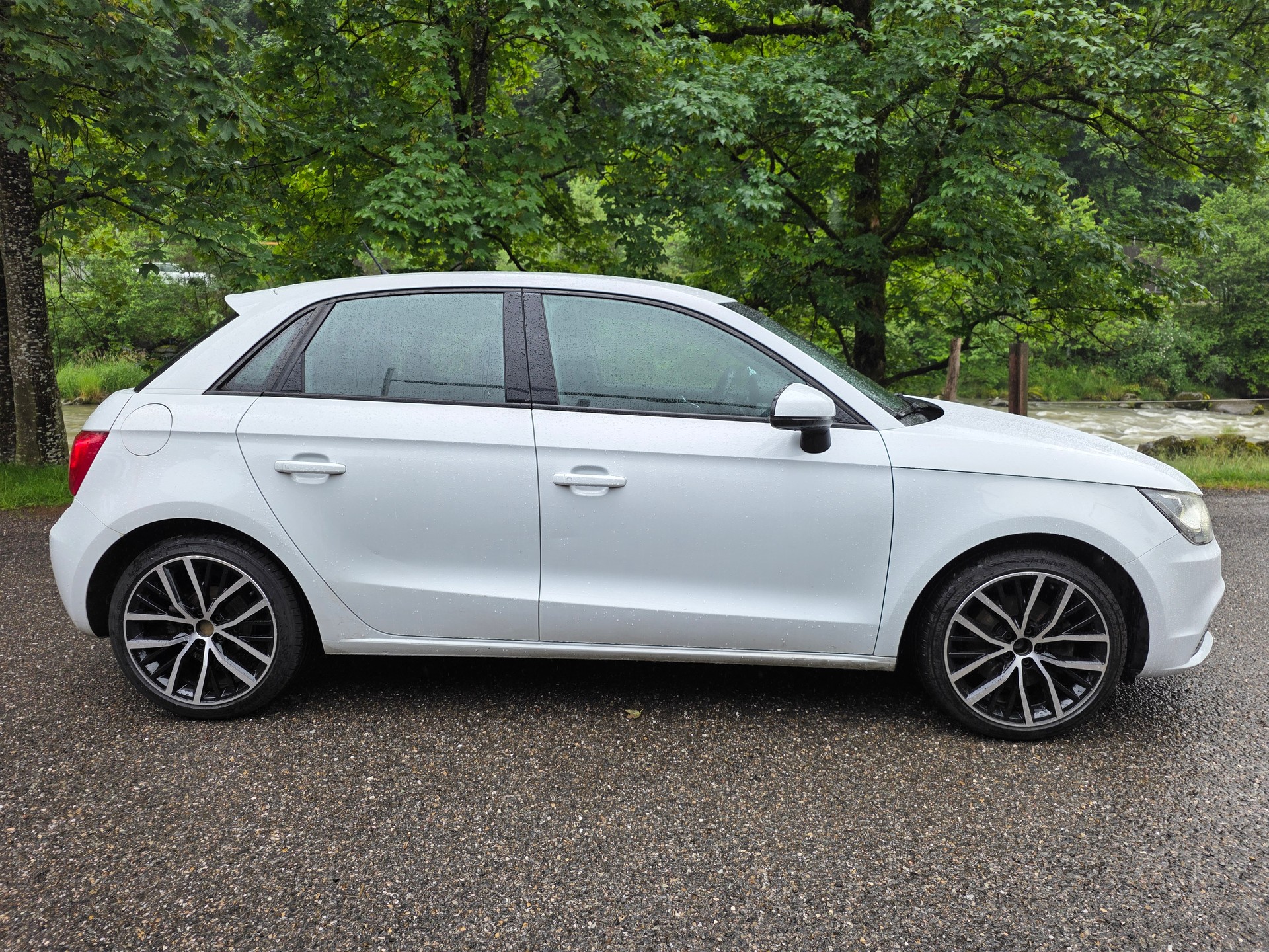 AUDI A1 Sportback 1.4 TFSI Ambition S-tronic ☆☆☆ MFK: 05.05.2026 ☆☆☆ Steuerkette frisch ersetzt ☆☆☆-image-2