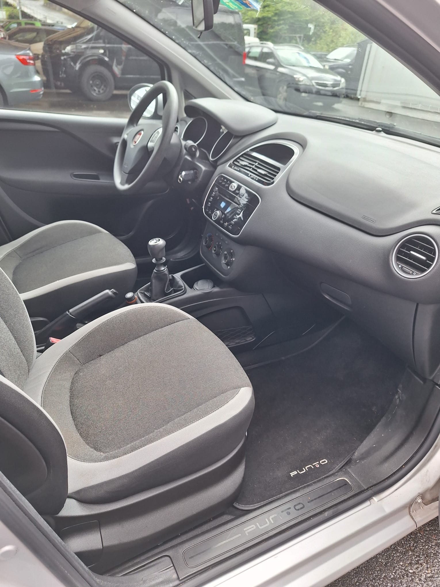 FIAT Punto 1.4 Pop Star-image-10