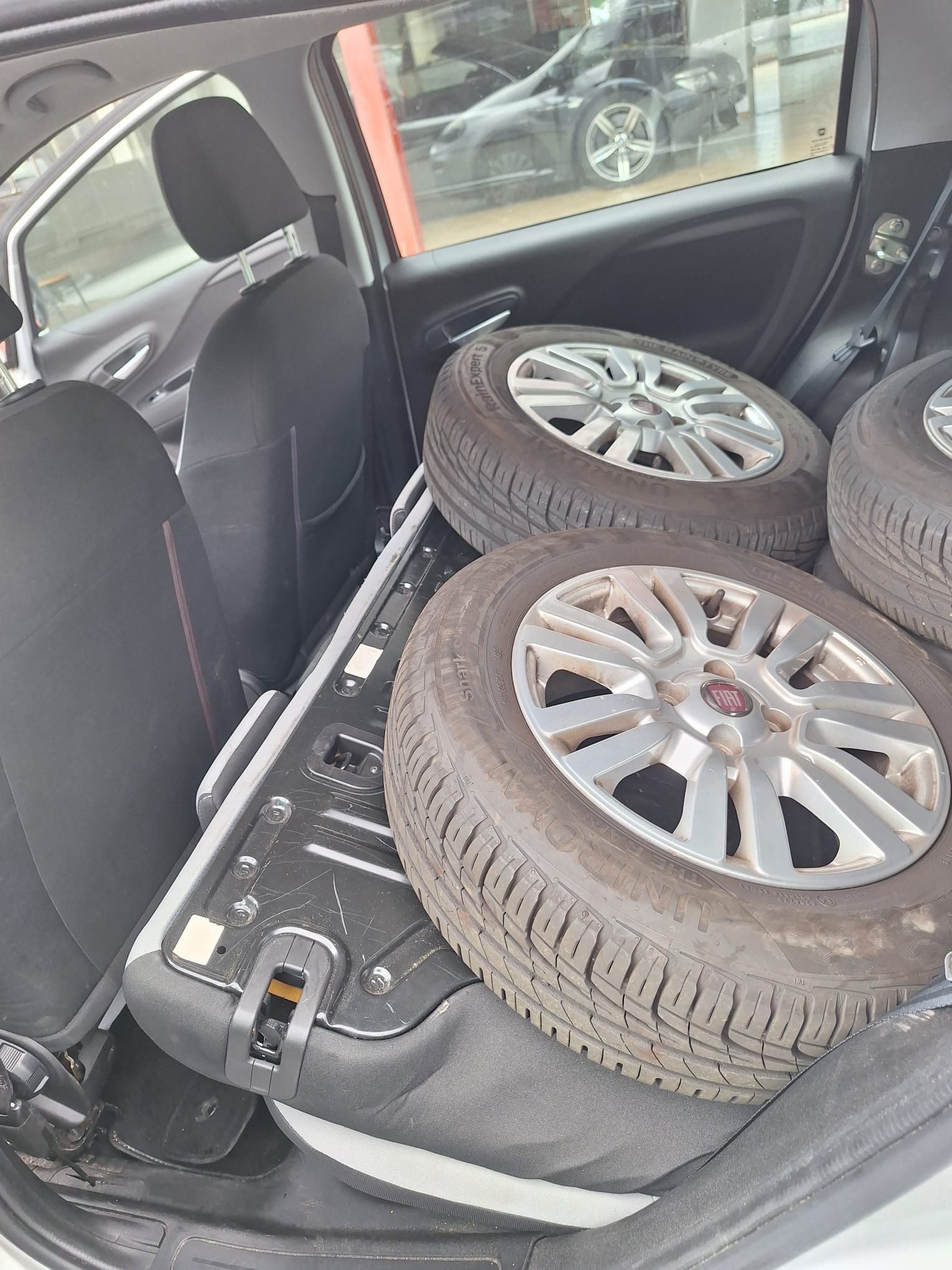 FIAT Punto 1.4 Pop Star-image-9