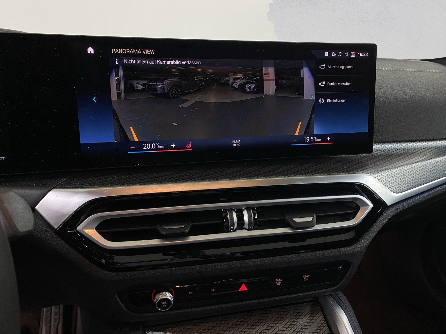 BMW i4 eDrive 40-image-11
