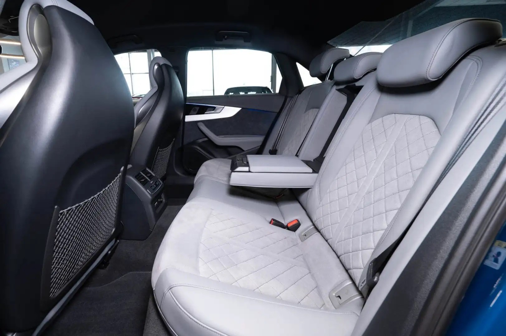 AUDI S4 3.0 TDI Limousine quattro tiptronic *669CHF* GARANTIE AUDI 2028-image-9