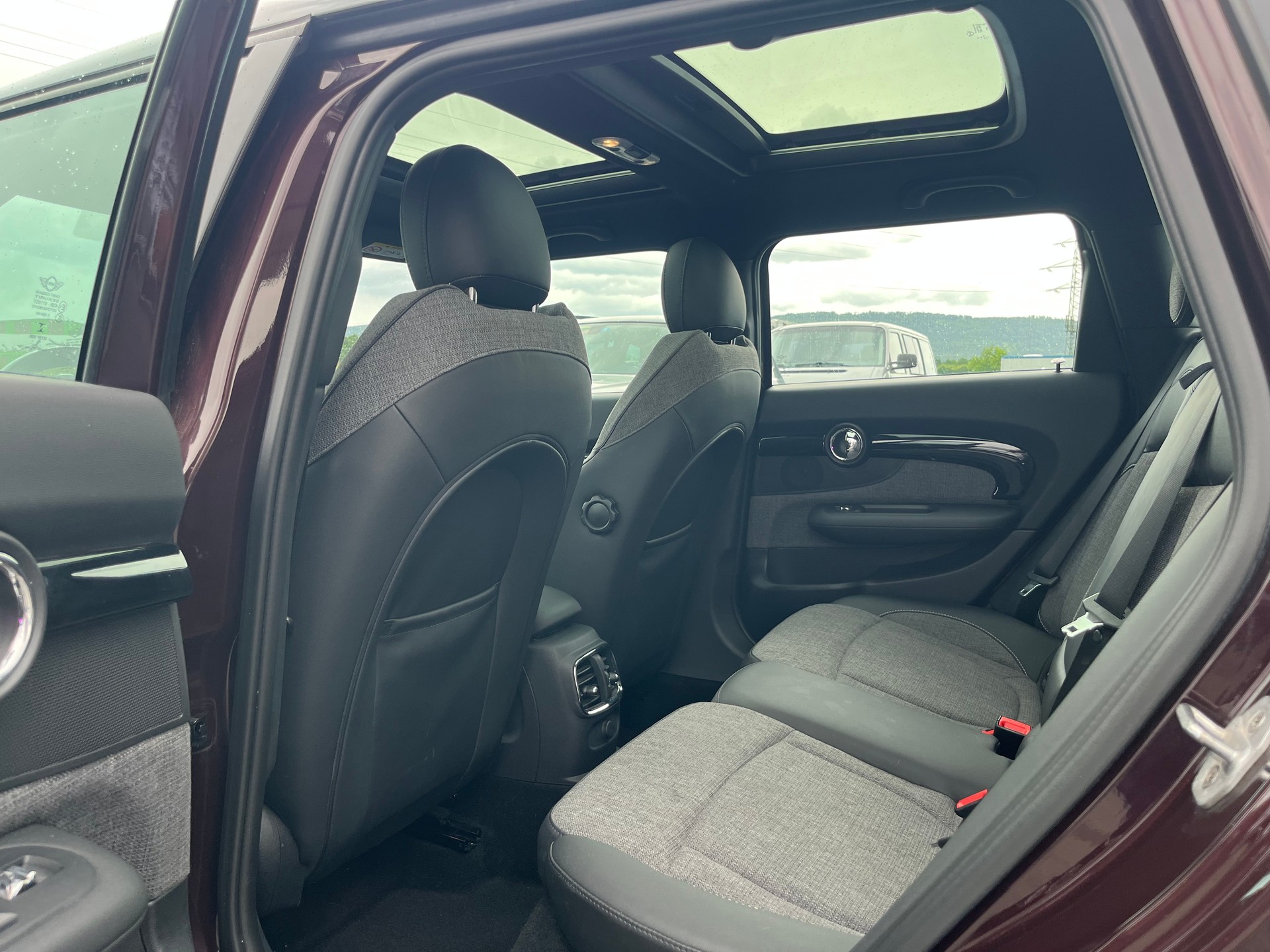 MINI Clubman Cooper-image-10