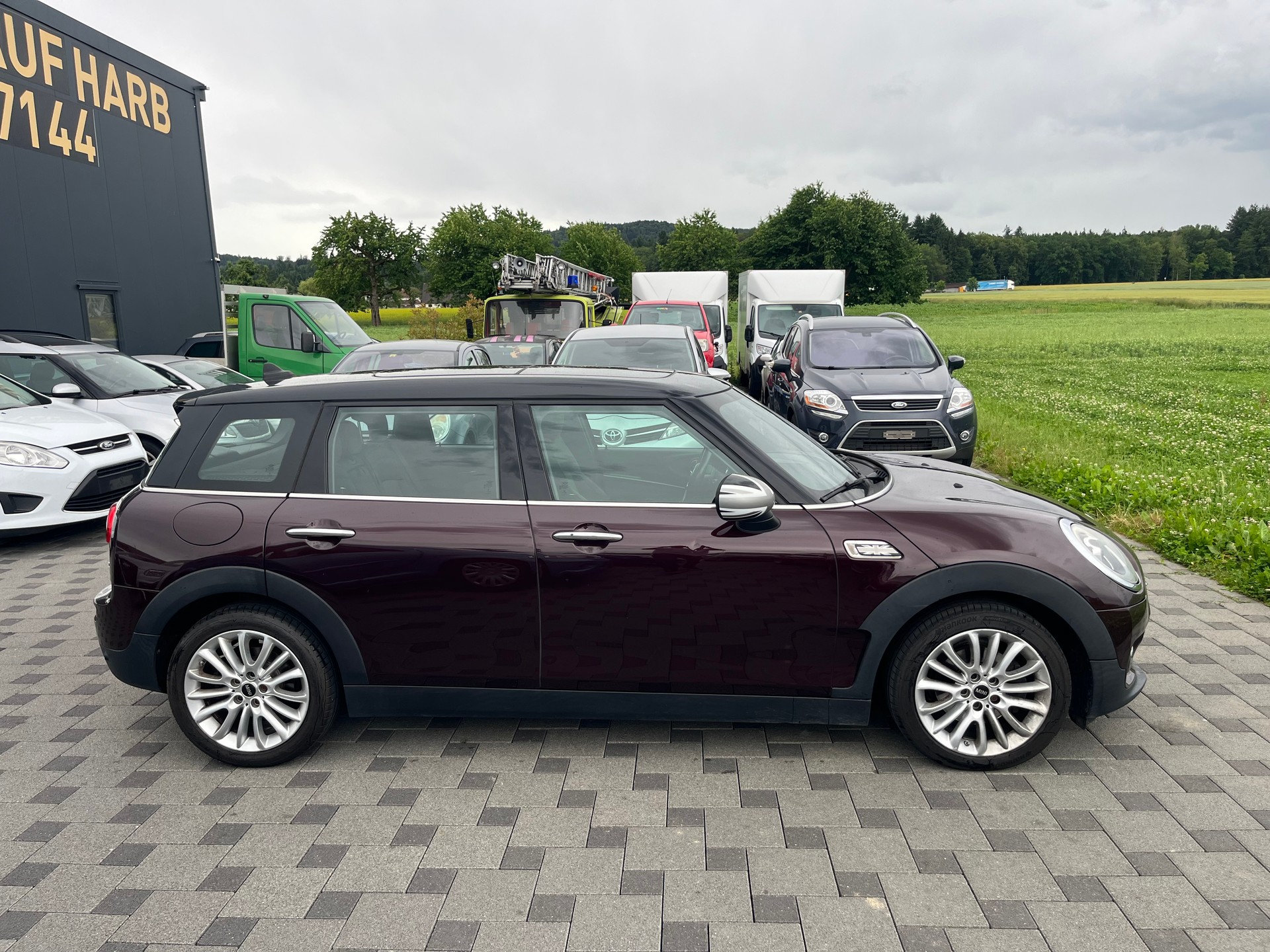 MINI Clubman Cooper-image-1