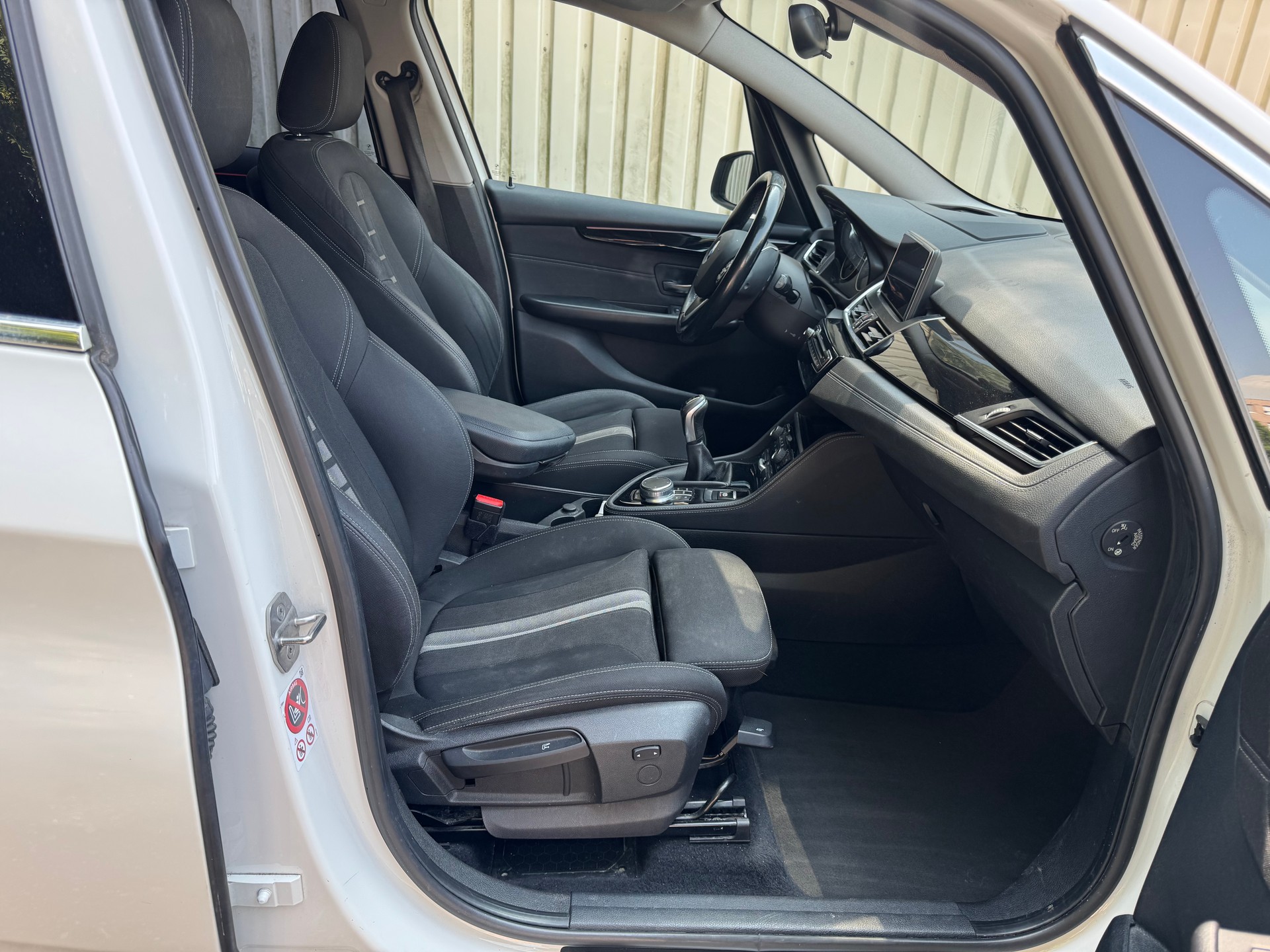 BMW 220i Gran Tourer-image-7
