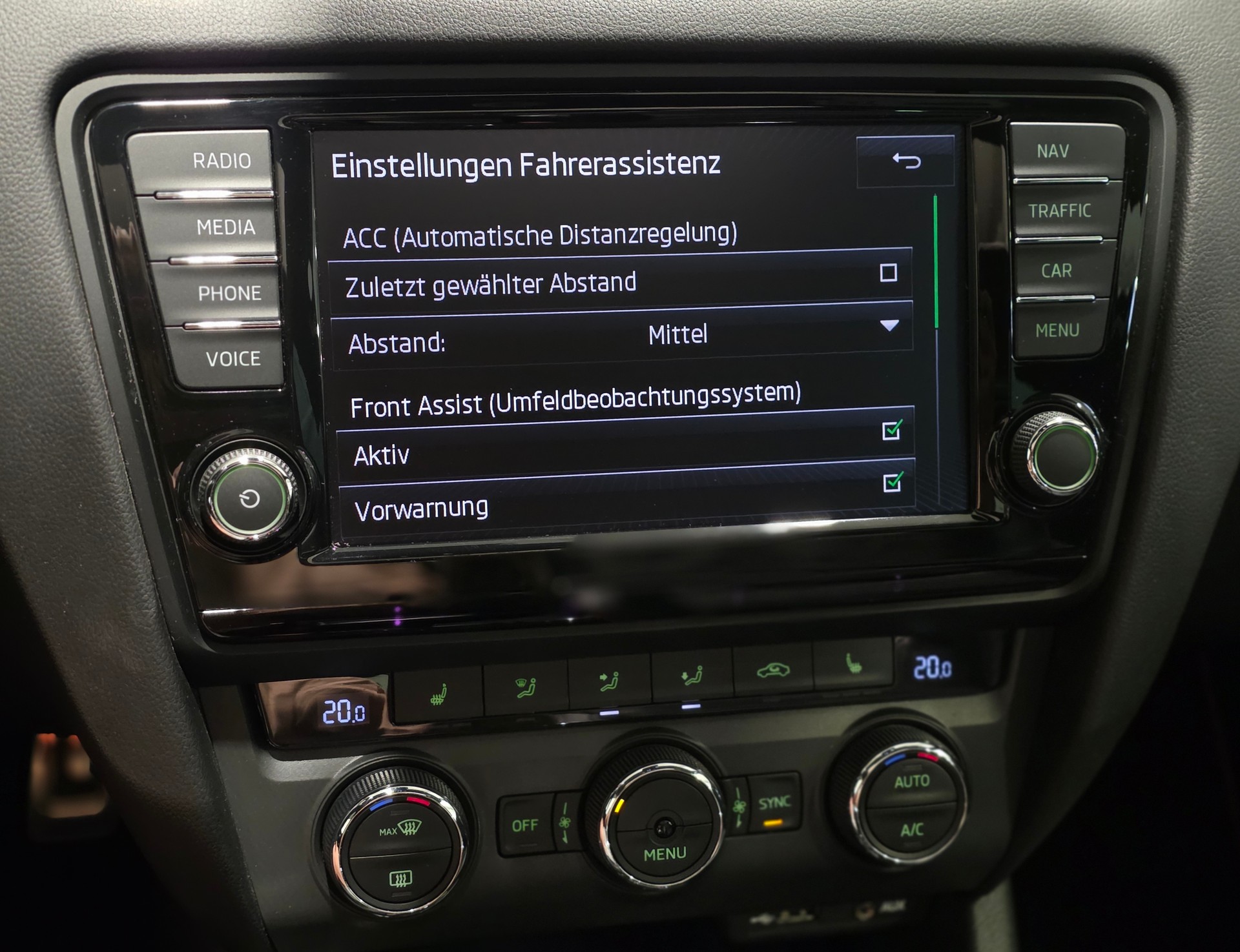 SKODA Octavia Combi 2.0 TSI RS 230 DSG-image-8