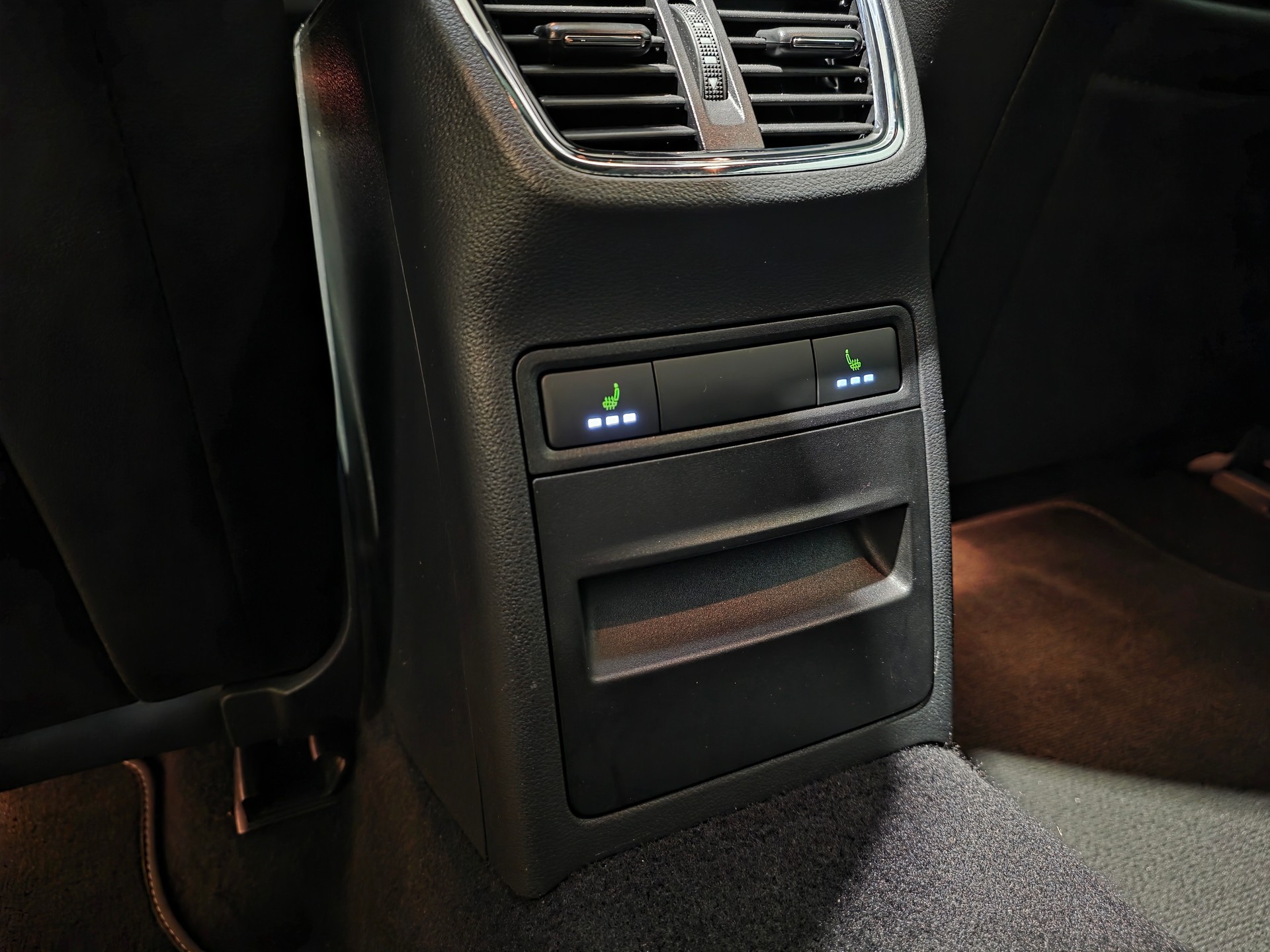SKODA Octavia Combi 2.0 TSI RS 230 DSG-image-16