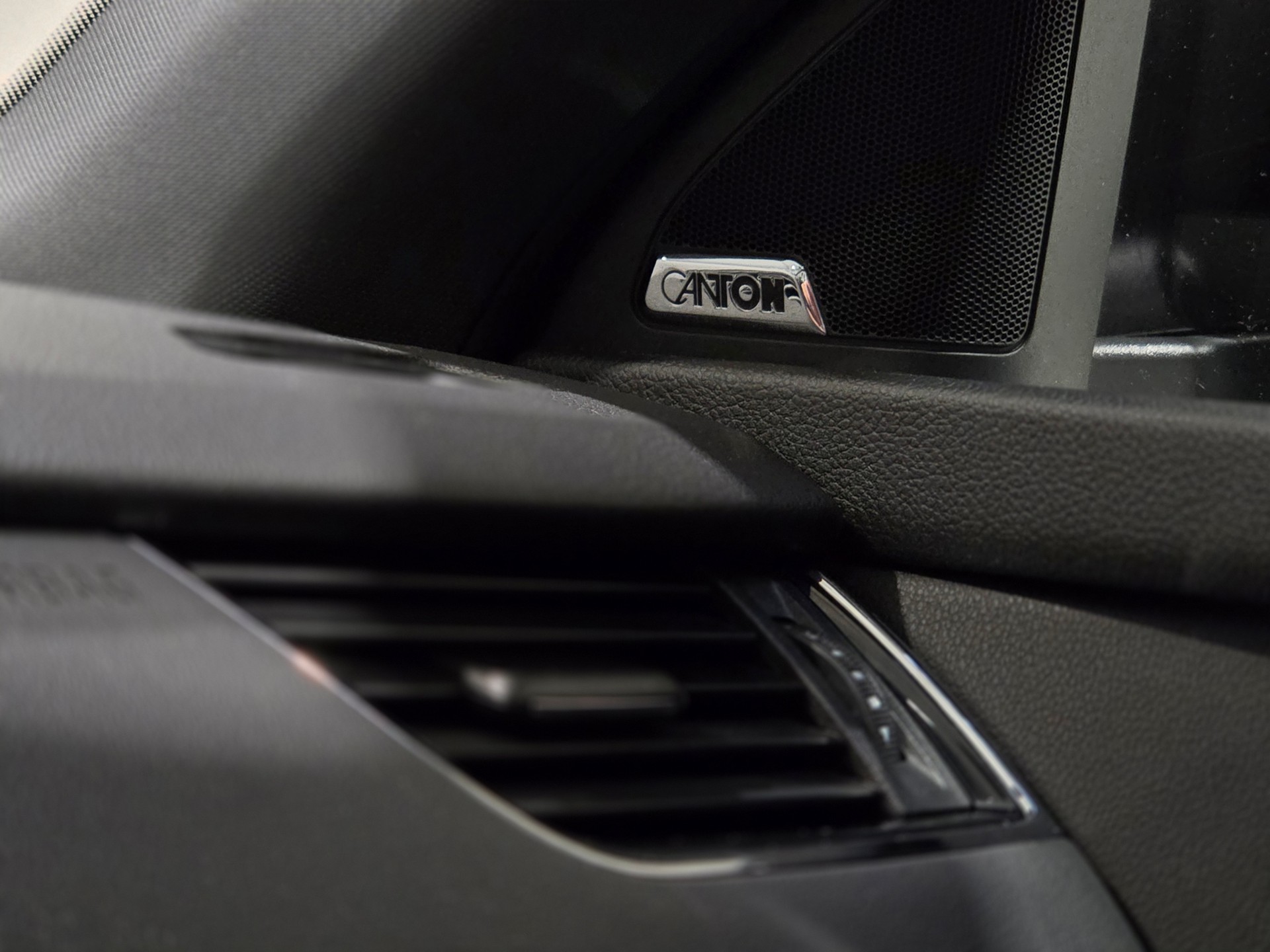 SKODA Octavia Combi 2.0 TSI RS 230 DSG-image-12