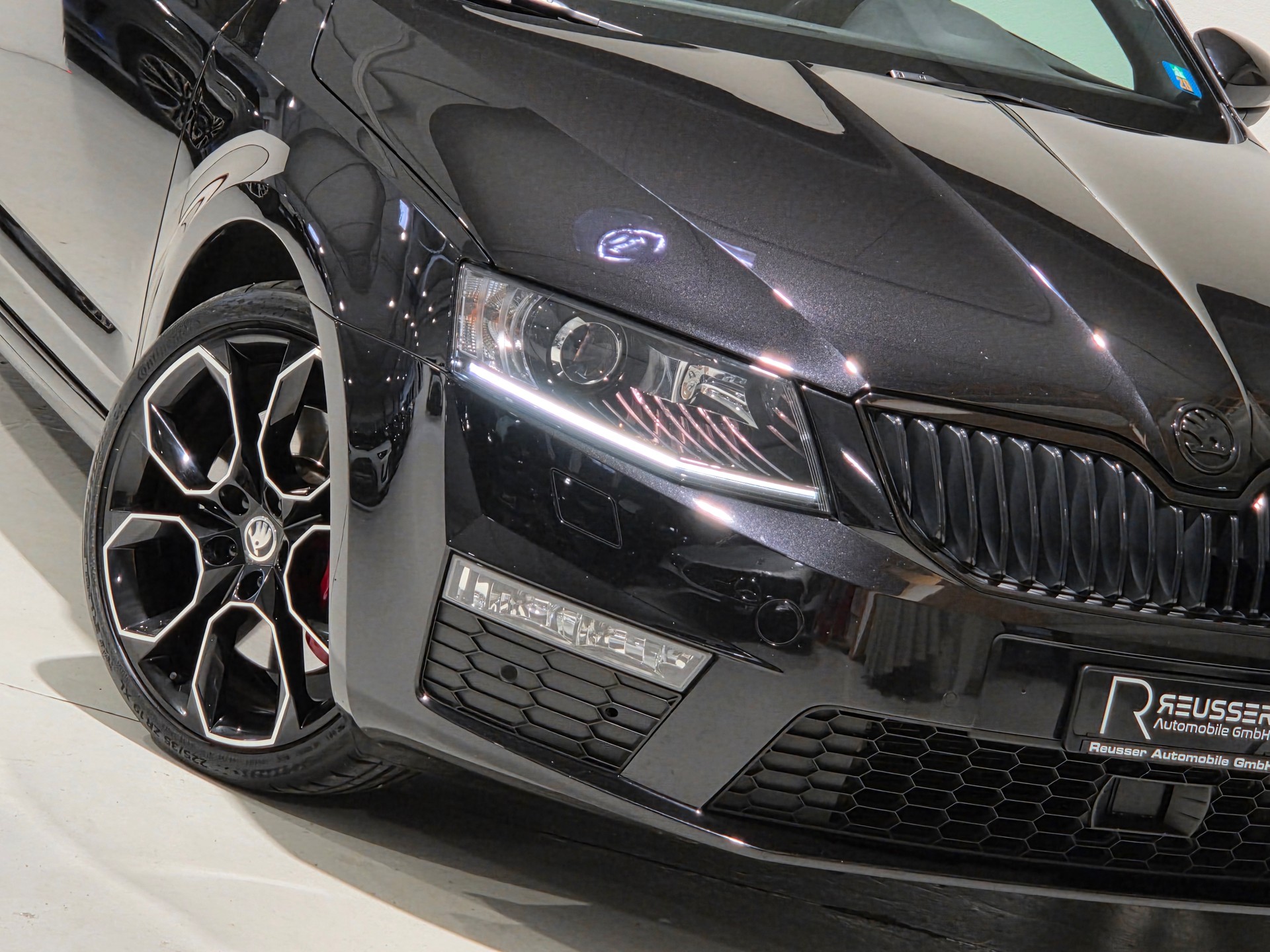 SKODA Octavia Combi 2.0 TSI RS 230 DSG-image-21