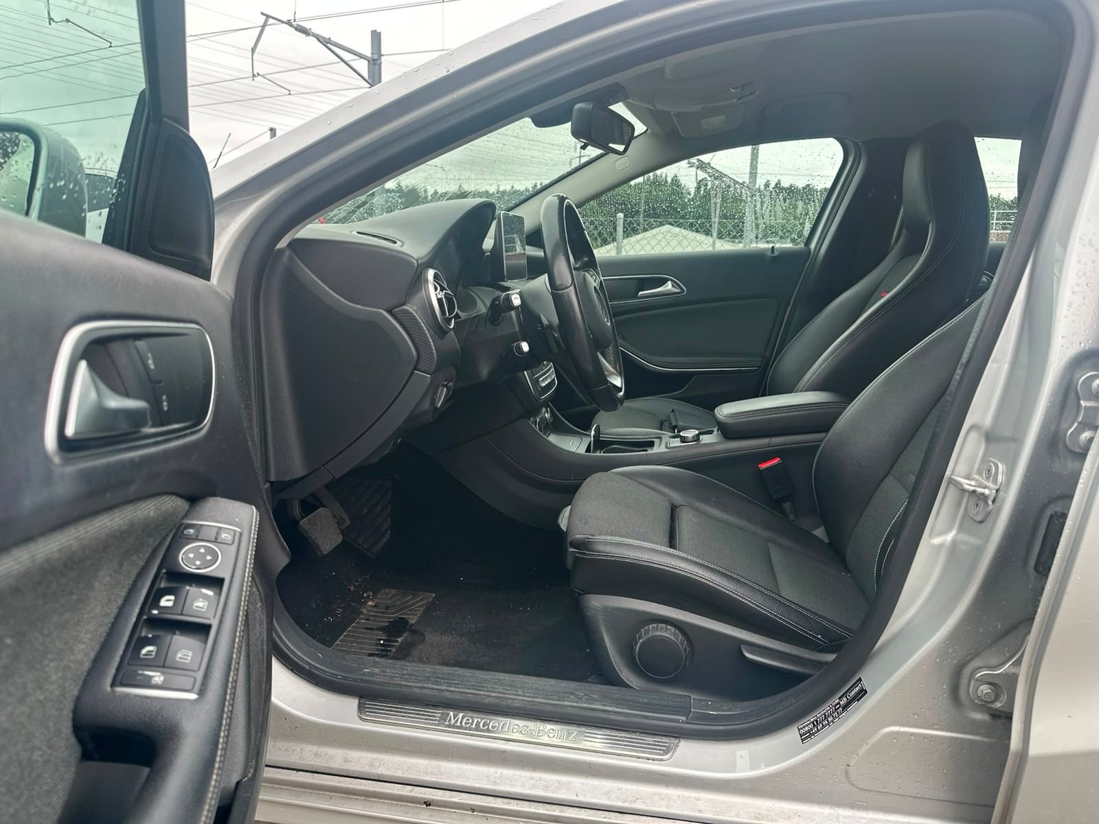 MERCEDES-BENZ A 180 Urban 7G-DCT-image-7