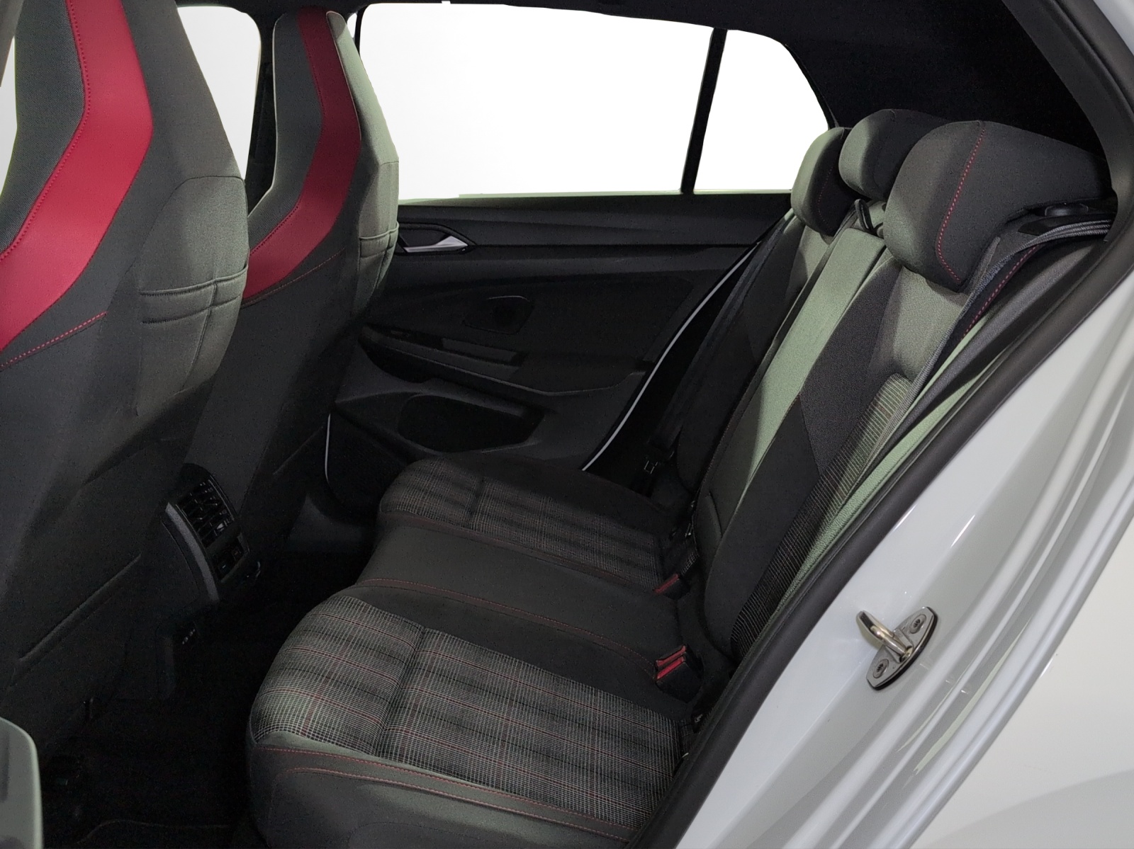 VW Golf 2.0 TSI GTI DSG-image-7