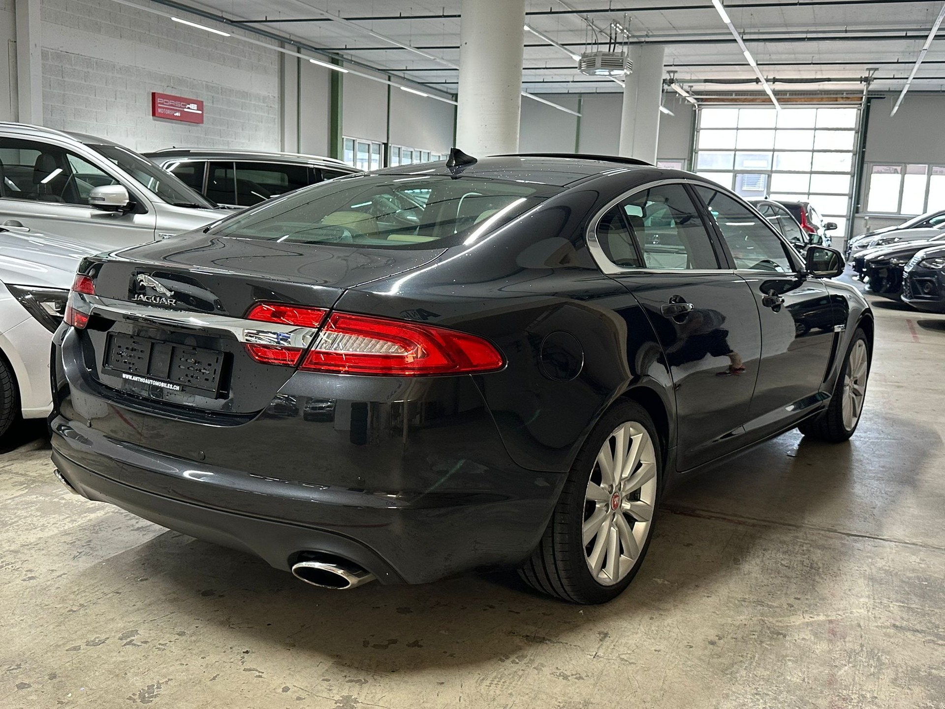 JAGUAR XF 3.0 V6 S/C 4x4-image-3