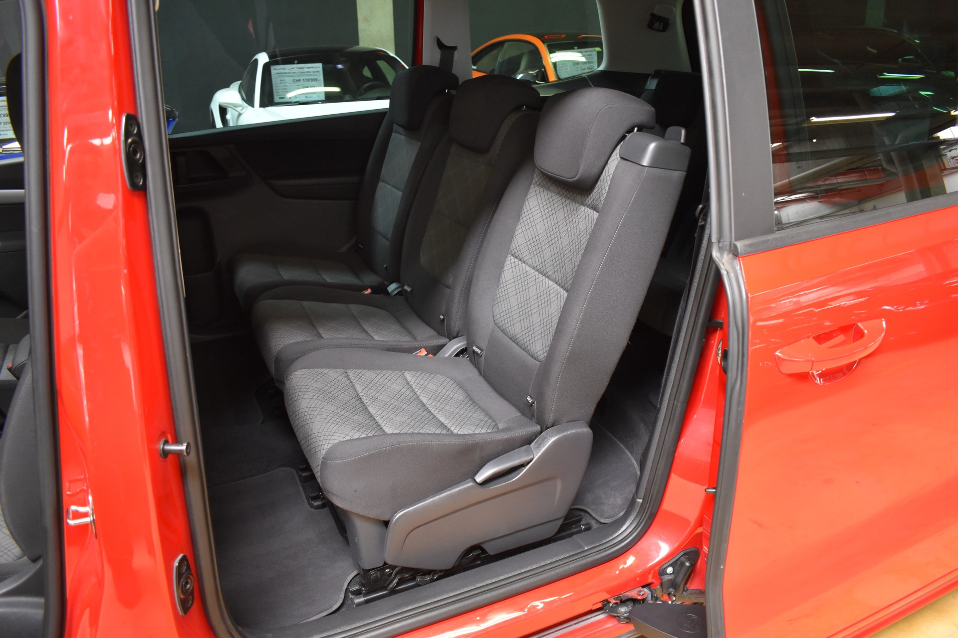 VW Sharan 2.0 TDI BMT Trendline-image-11