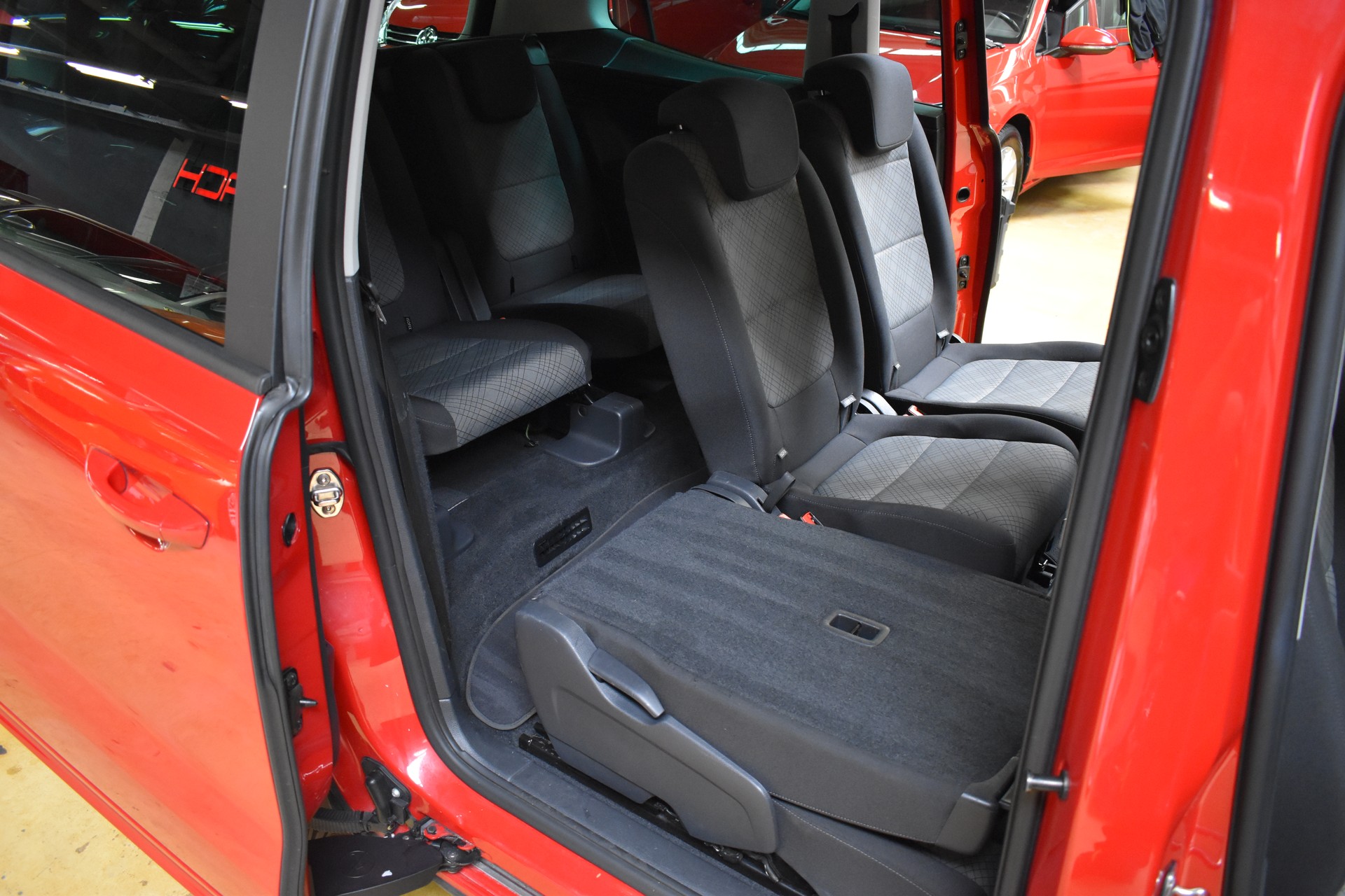 VW Sharan 2.0 TDI BMT Trendline-image-15