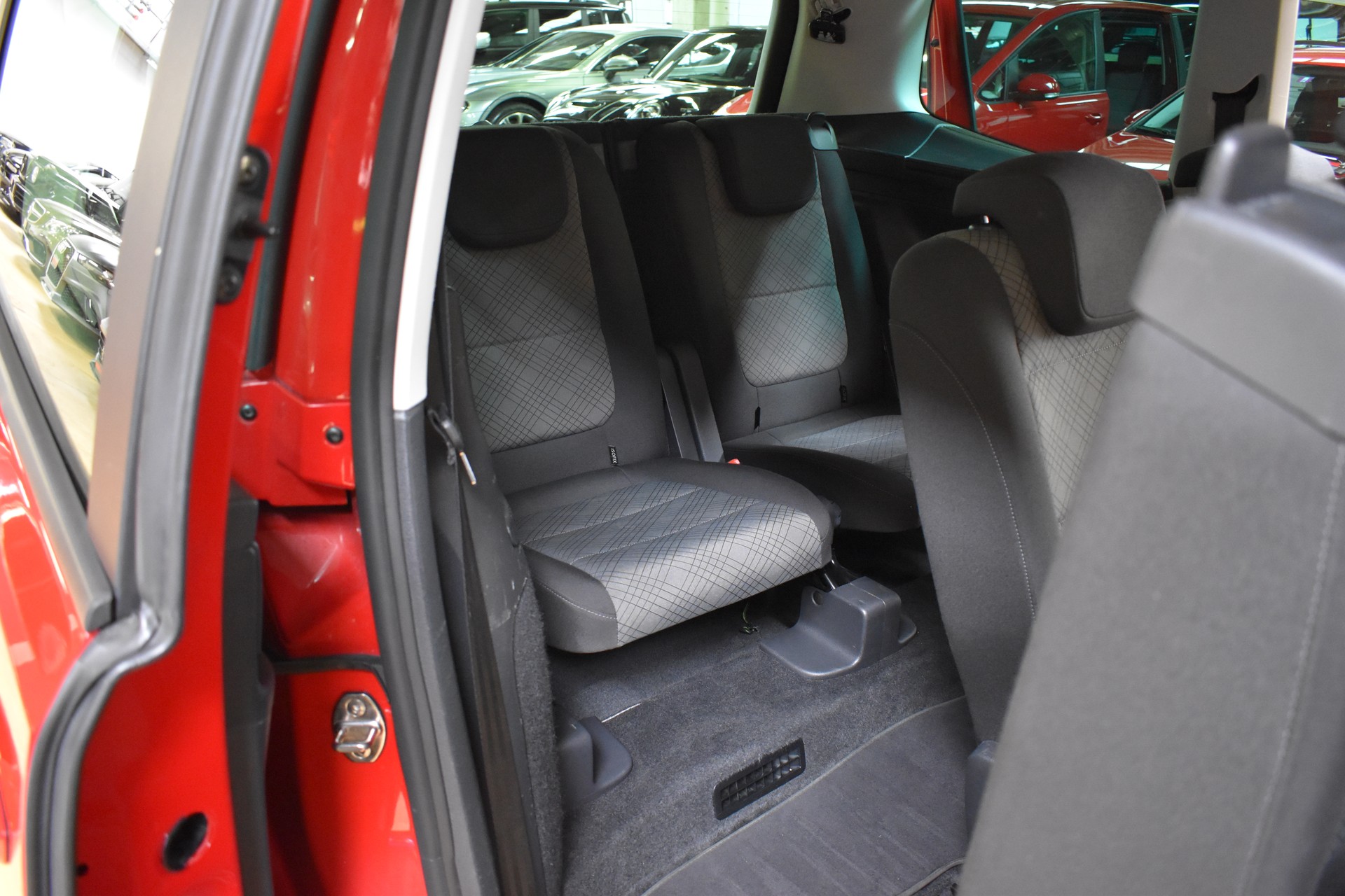 VW Sharan 2.0 TDI BMT Trendline-image-13
